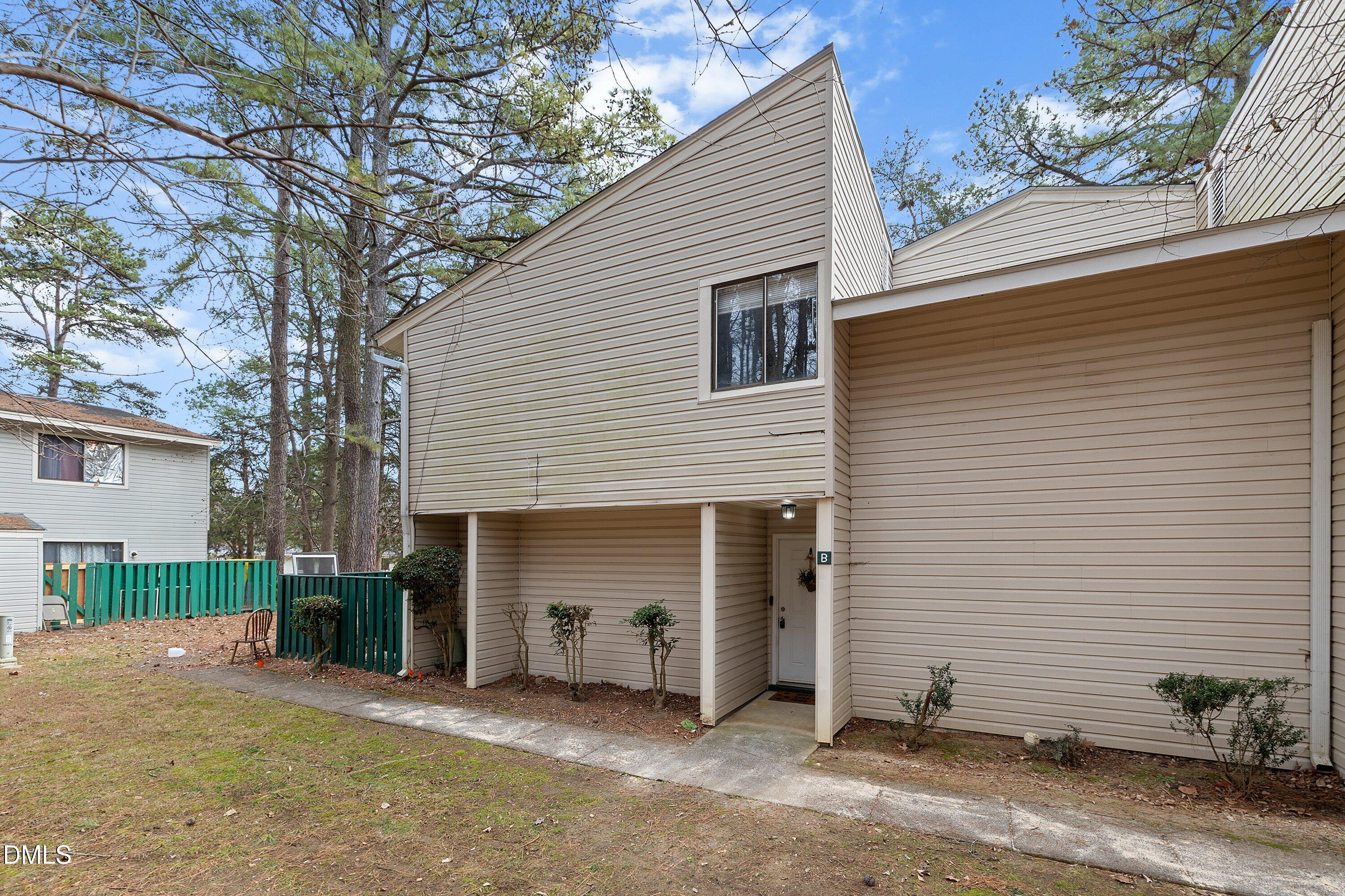 4719 Walden Pond Drive B Property Photo 1