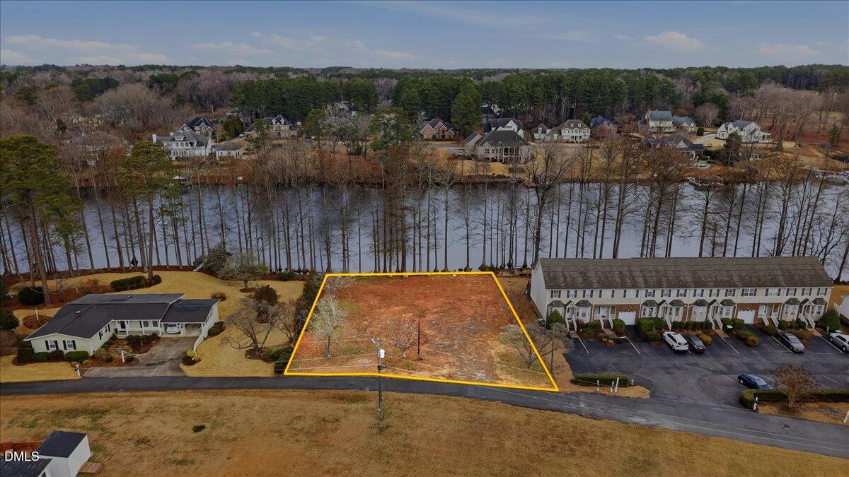 1100 S Lakeside Drive Property Photo 1