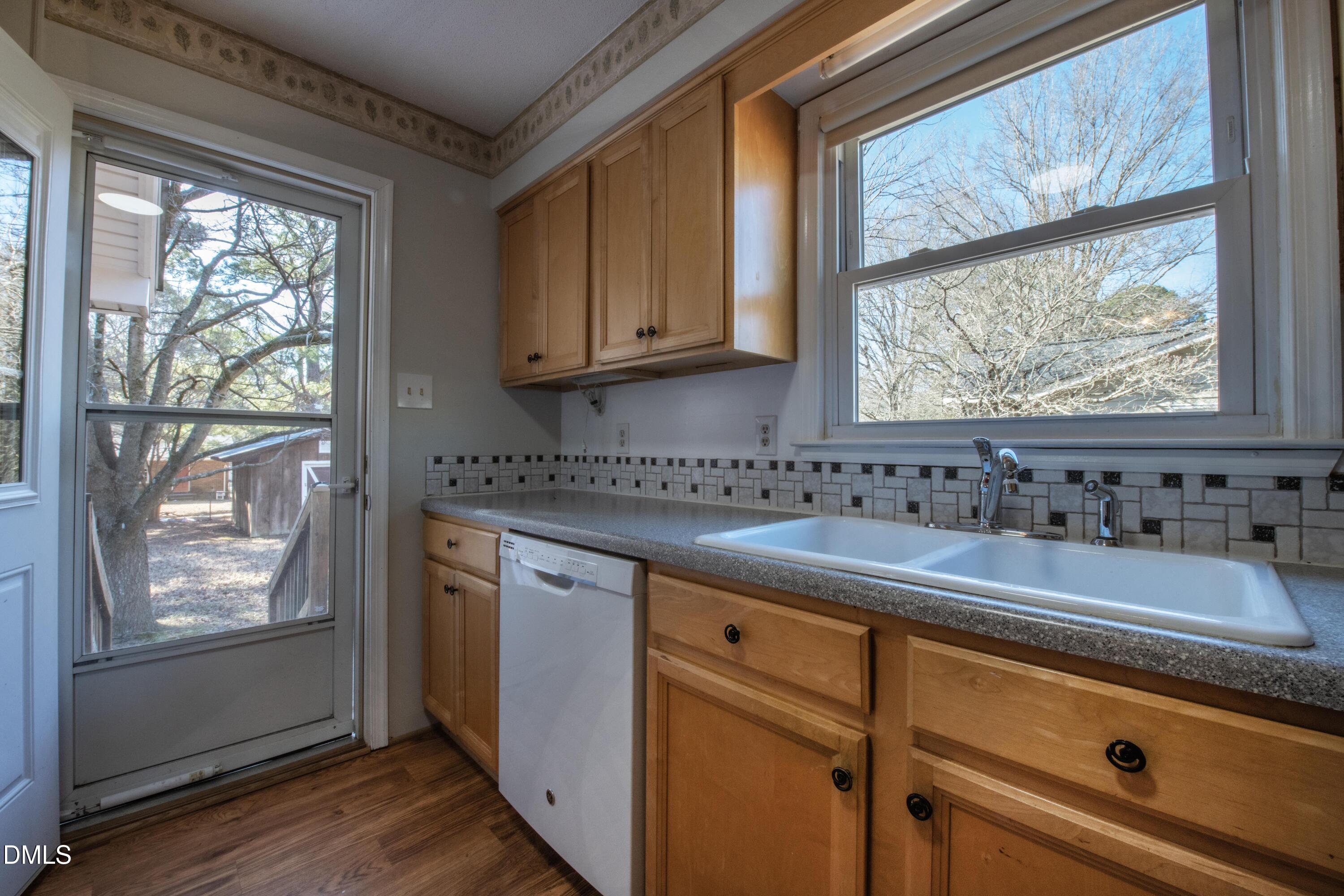 116 E Judd Street Property Photo 10