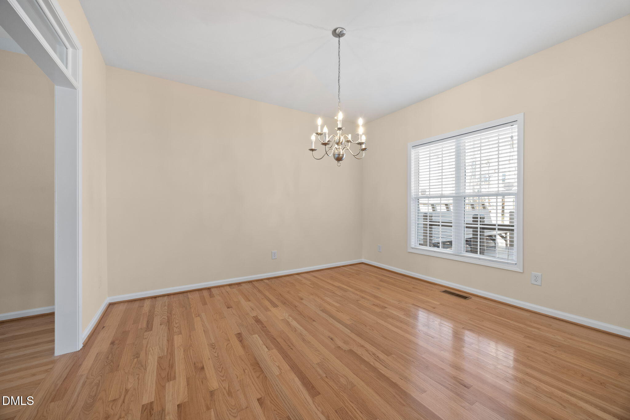 5210 Groveside Court Property Photo 8