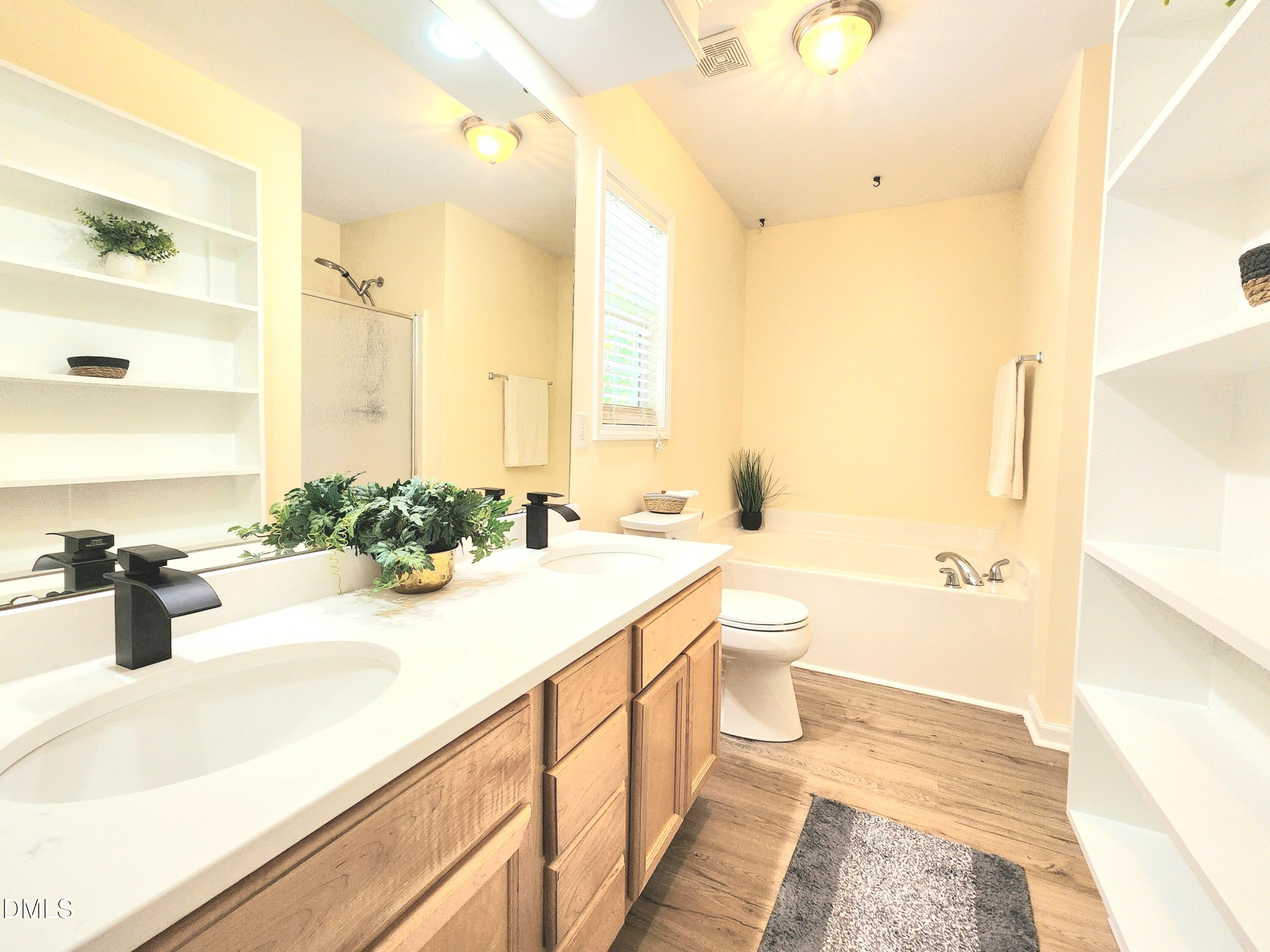 5210 Groveside Court Property Photo 17