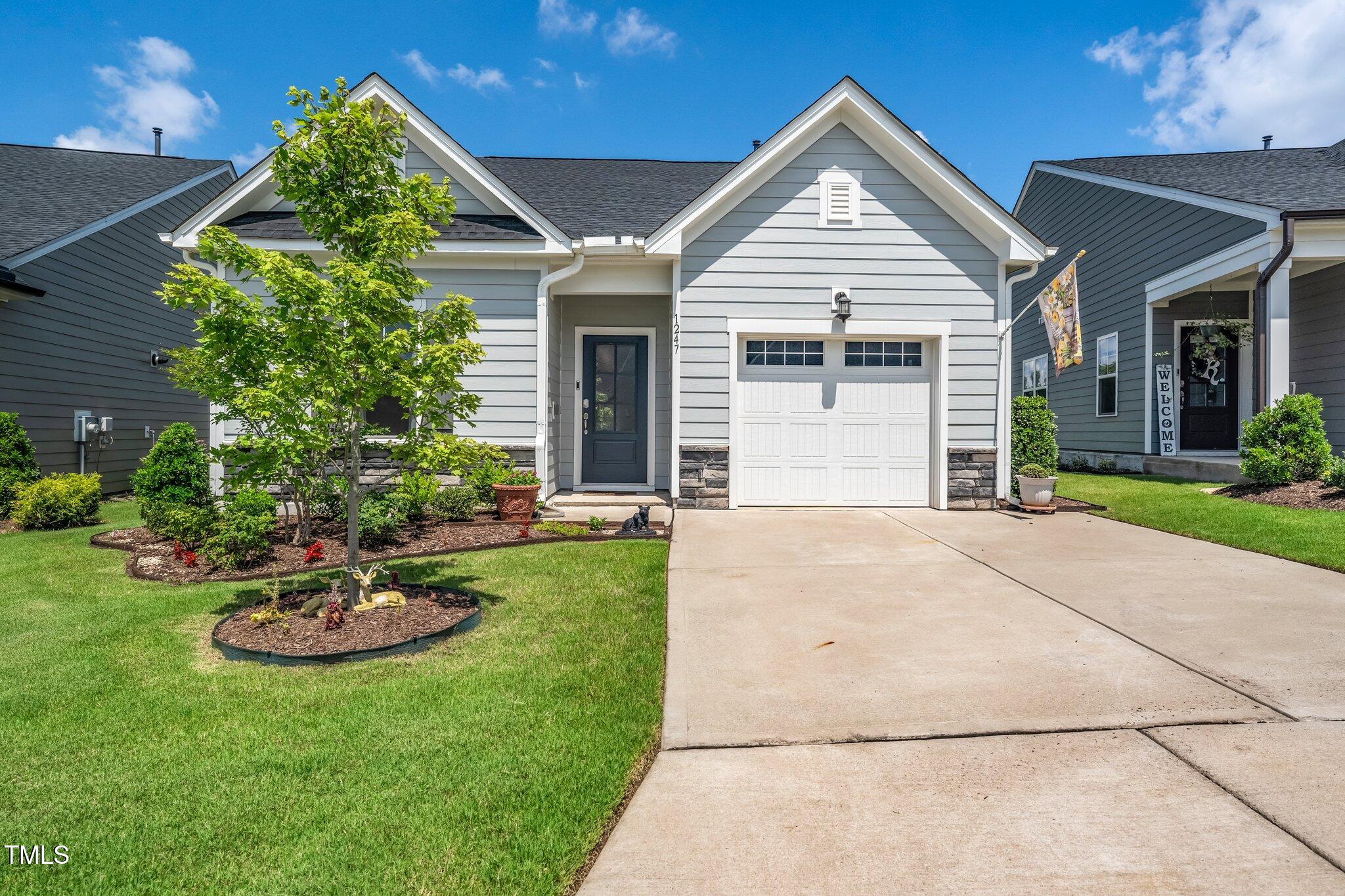 1247 White Flint Circle Property Photo 1