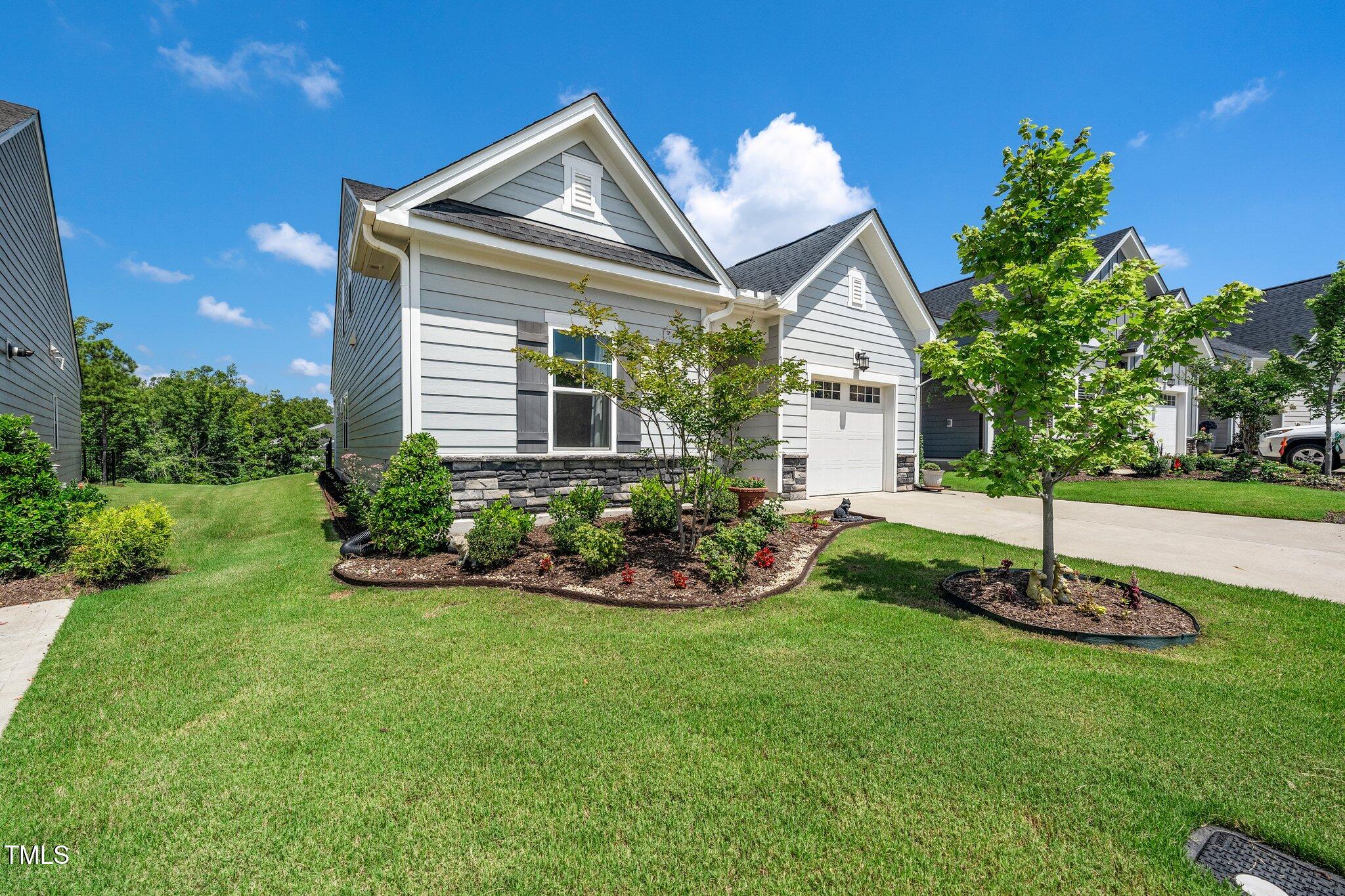 1247 White Flint Circle Property Photo 2