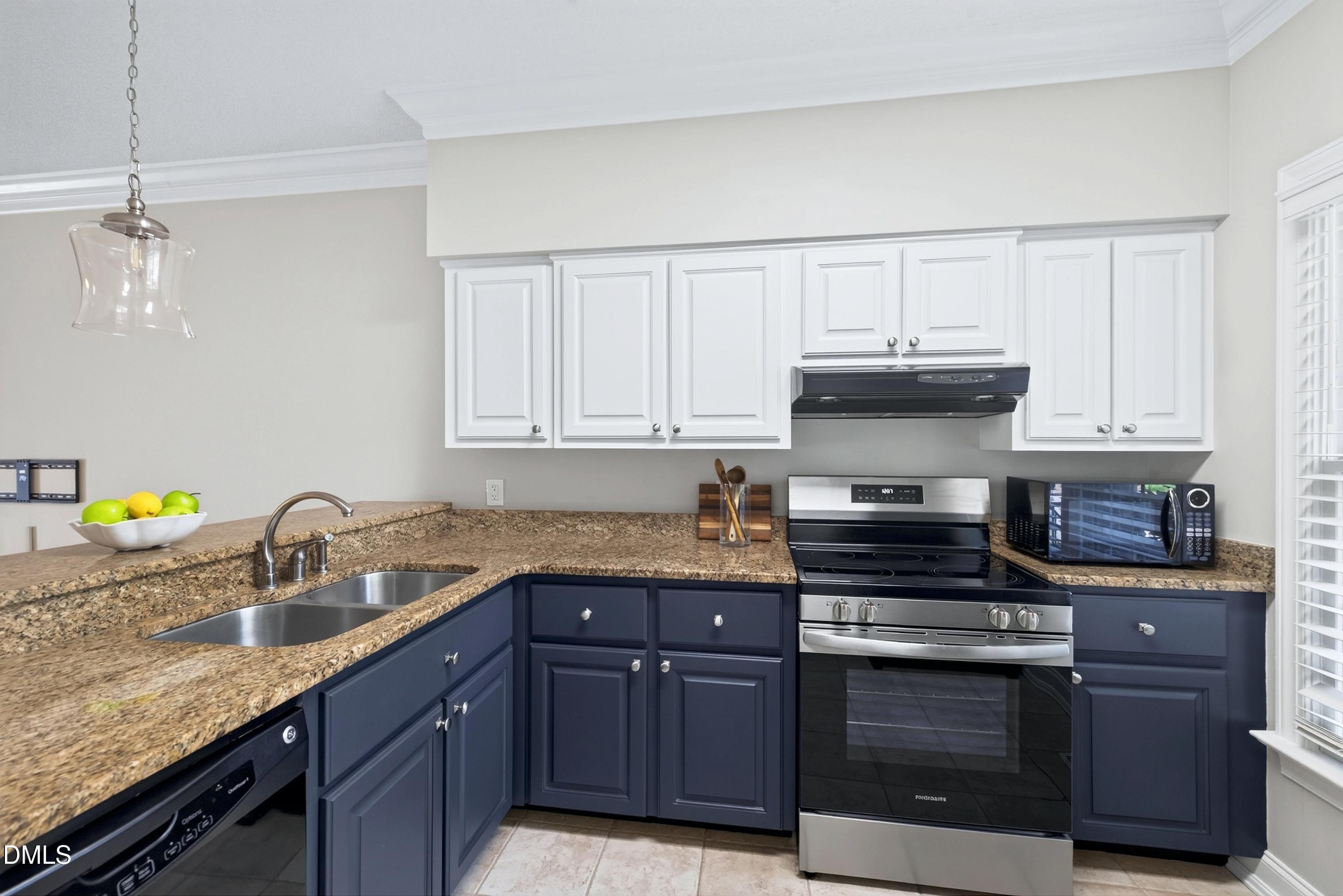 1404 Governors Court Property Photo 7
