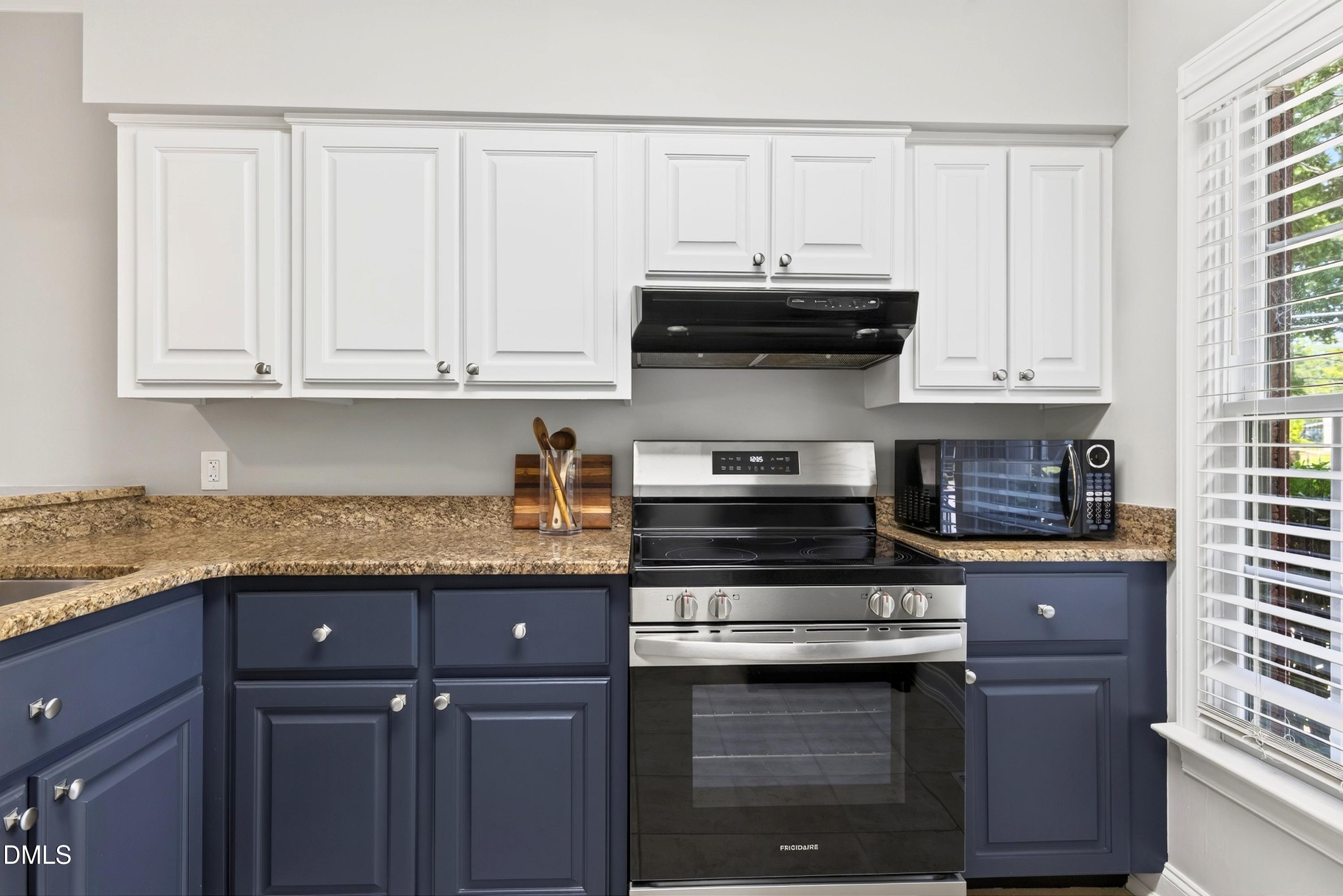 1404 Governors Court Property Photo 8