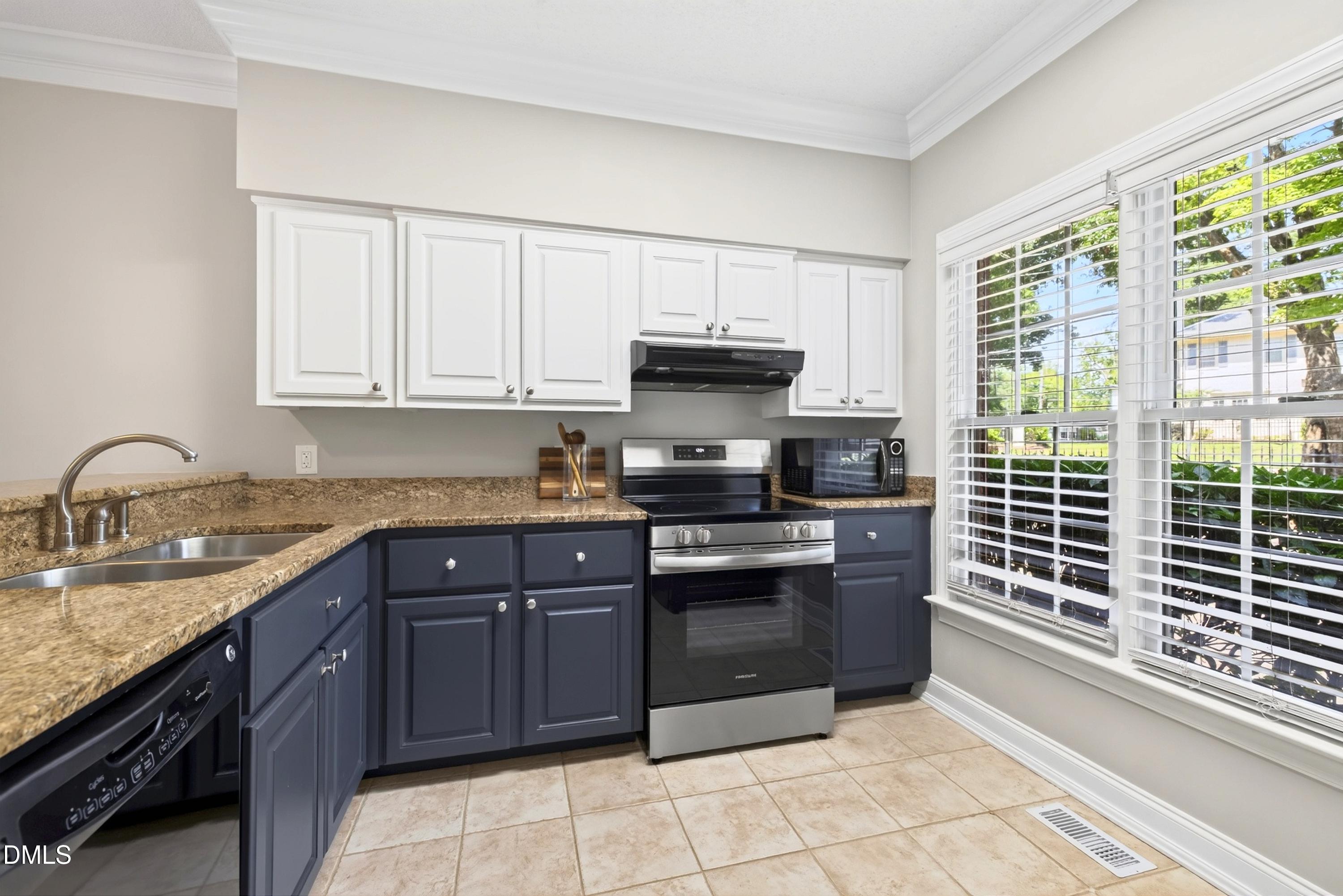 1404 Governors Court Property Photo 9