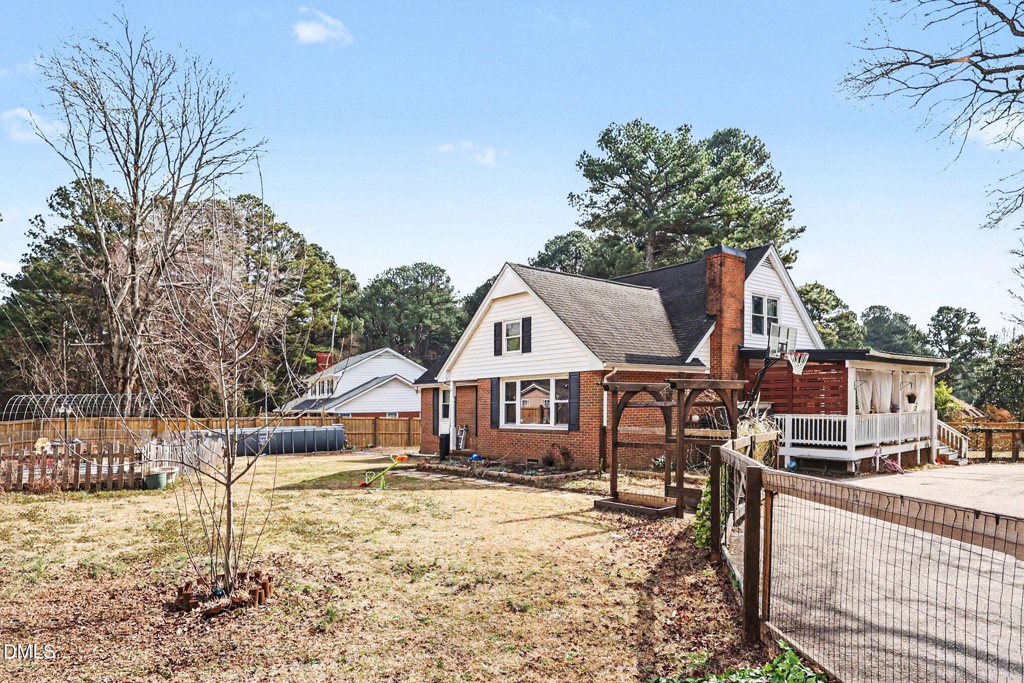 1609 Spring Lane Property Photo 1