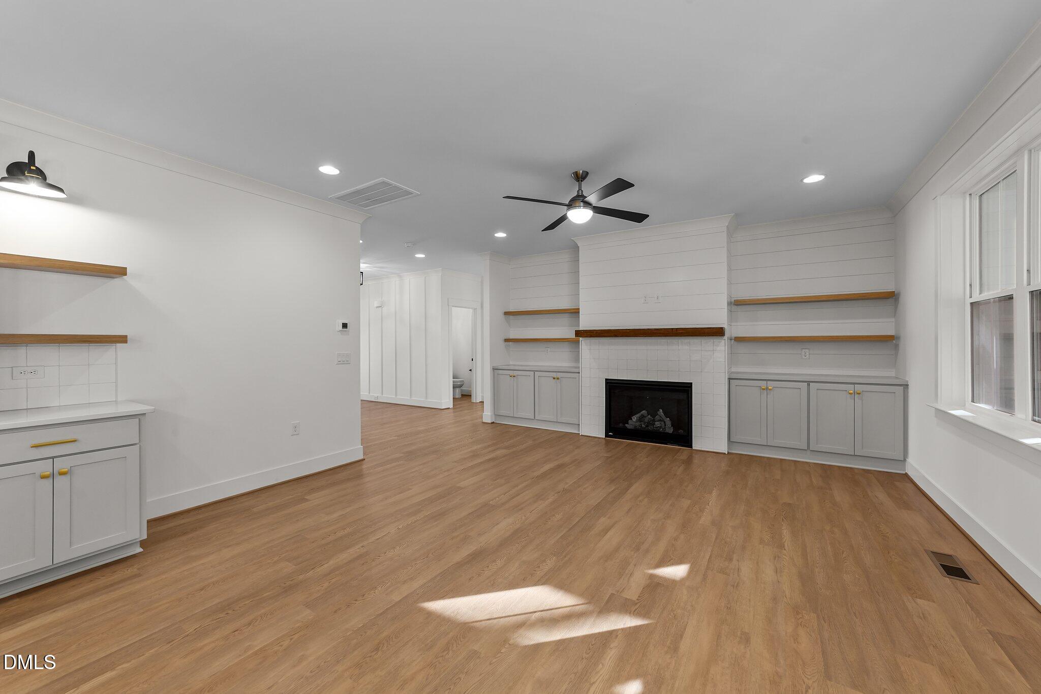 305 Slocum Drive Property Photo 6