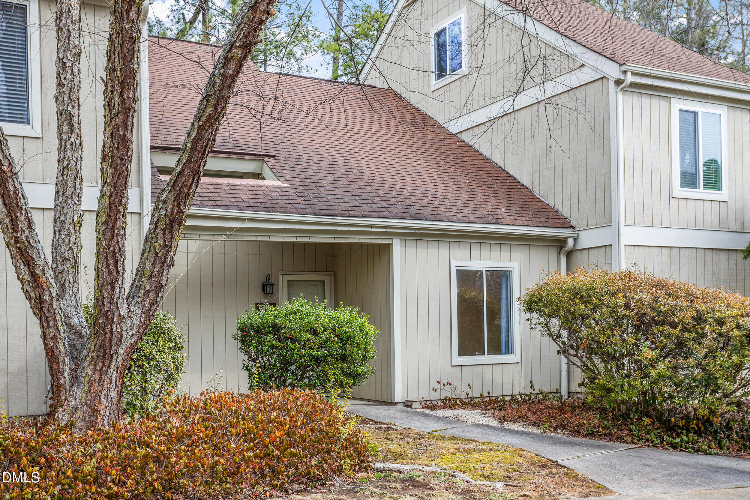4101 Five Oaks Drive Unit 38 Property Photo 4