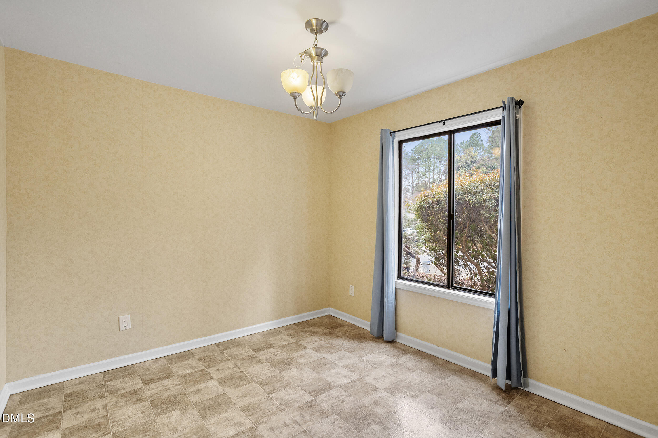 4101 Five Oaks Drive Unit 38 Property Photo 13