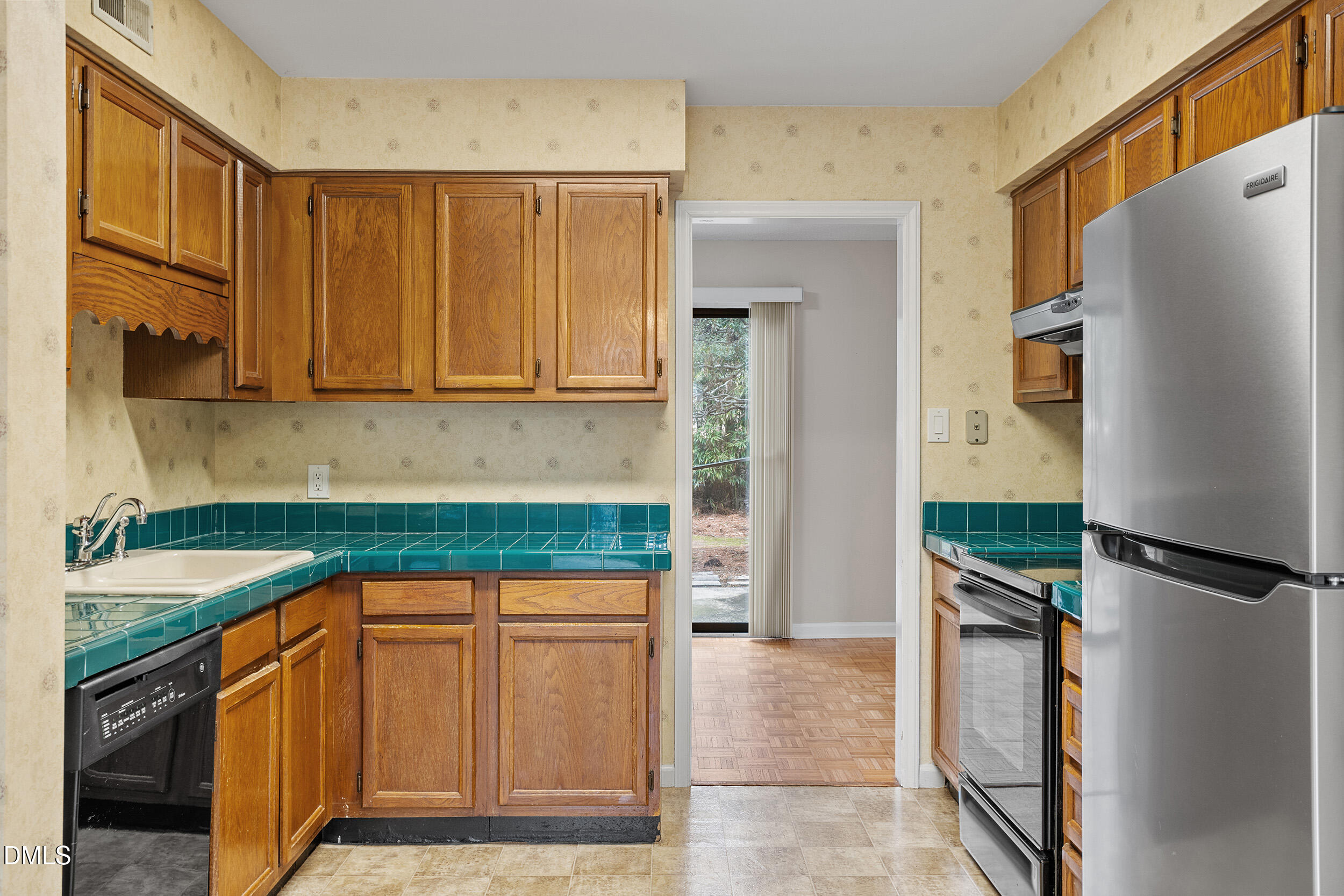 4101 Five Oaks Drive Unit 38 Property Photo 15