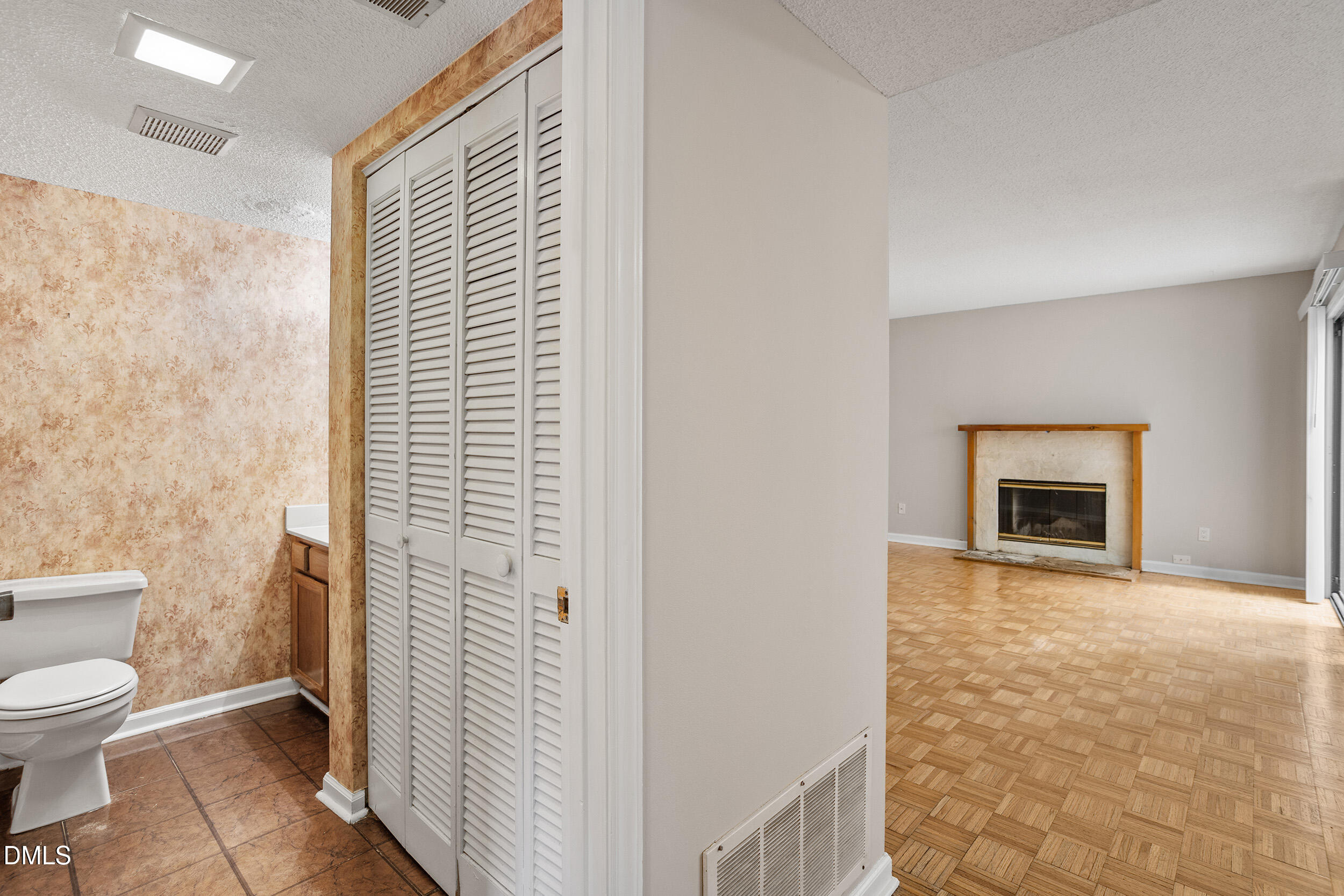 4101 Five Oaks Drive Unit 38 Property Photo 26
