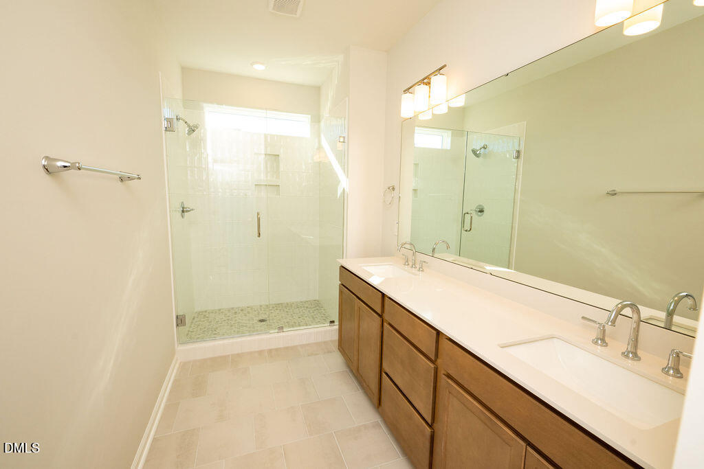 1004 Westerland Way Property Photo 33