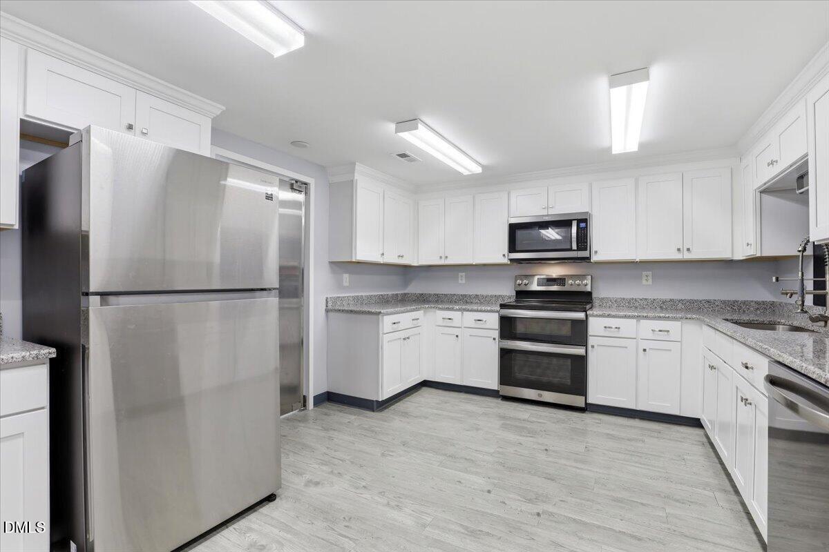 108 S Pine Street Property Photo 27