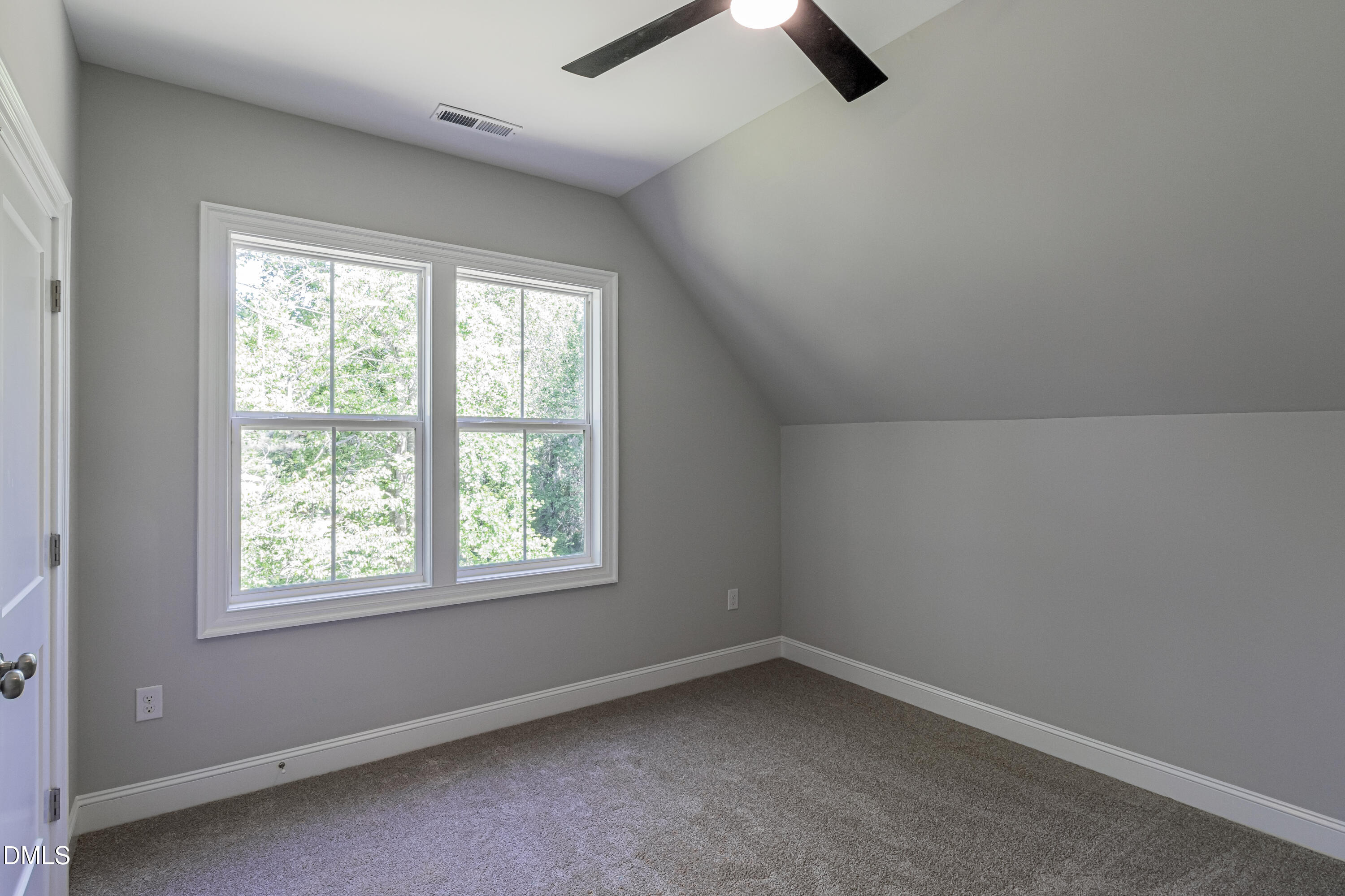 111 Forest Green Drive Property Photo 11