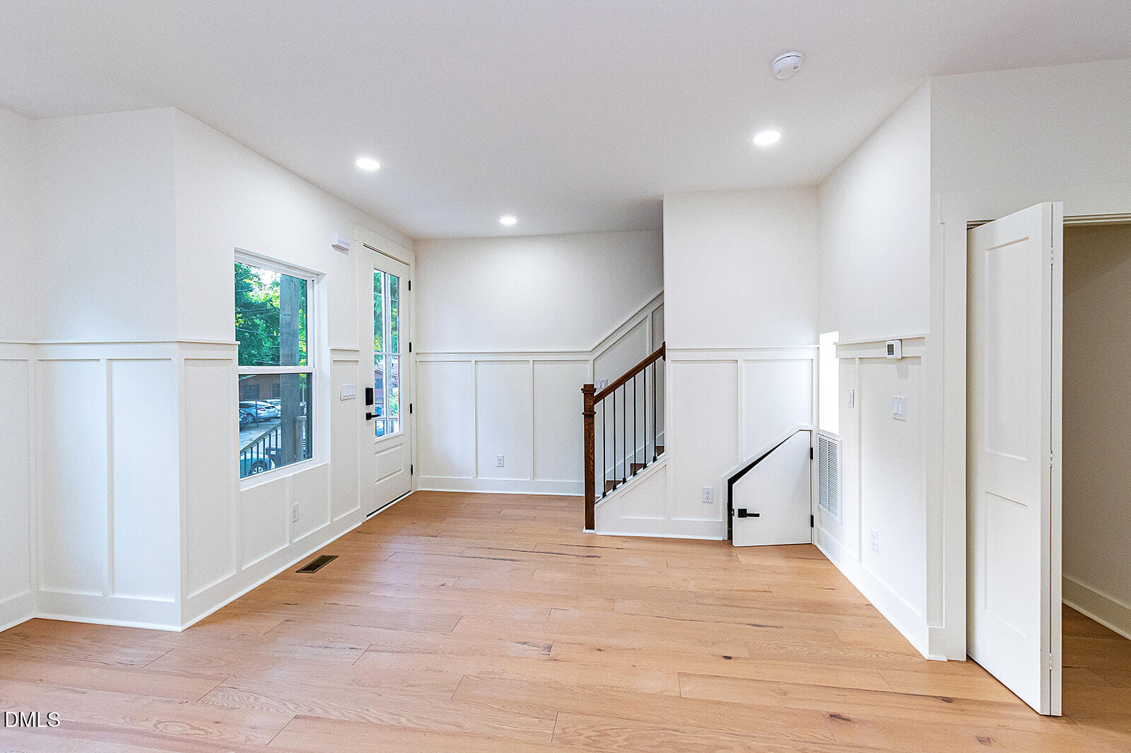 1508 N Hyde Park Avenue Property Photo 6