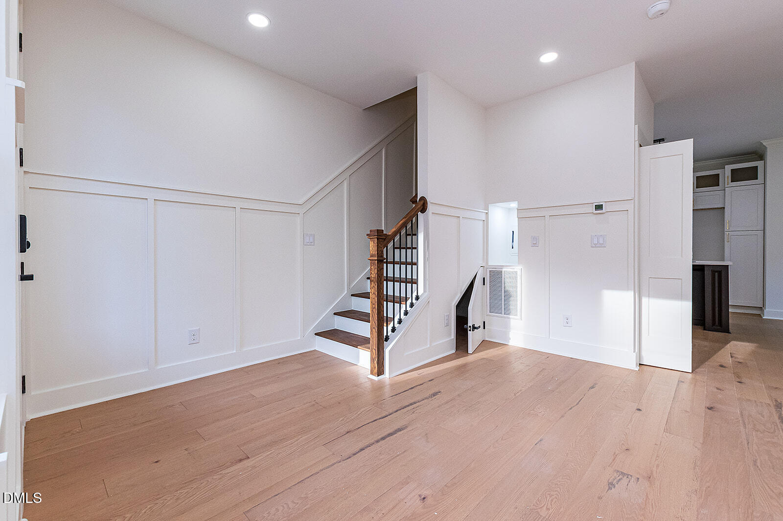 1508 N Hyde Park Avenue Property Photo 8
