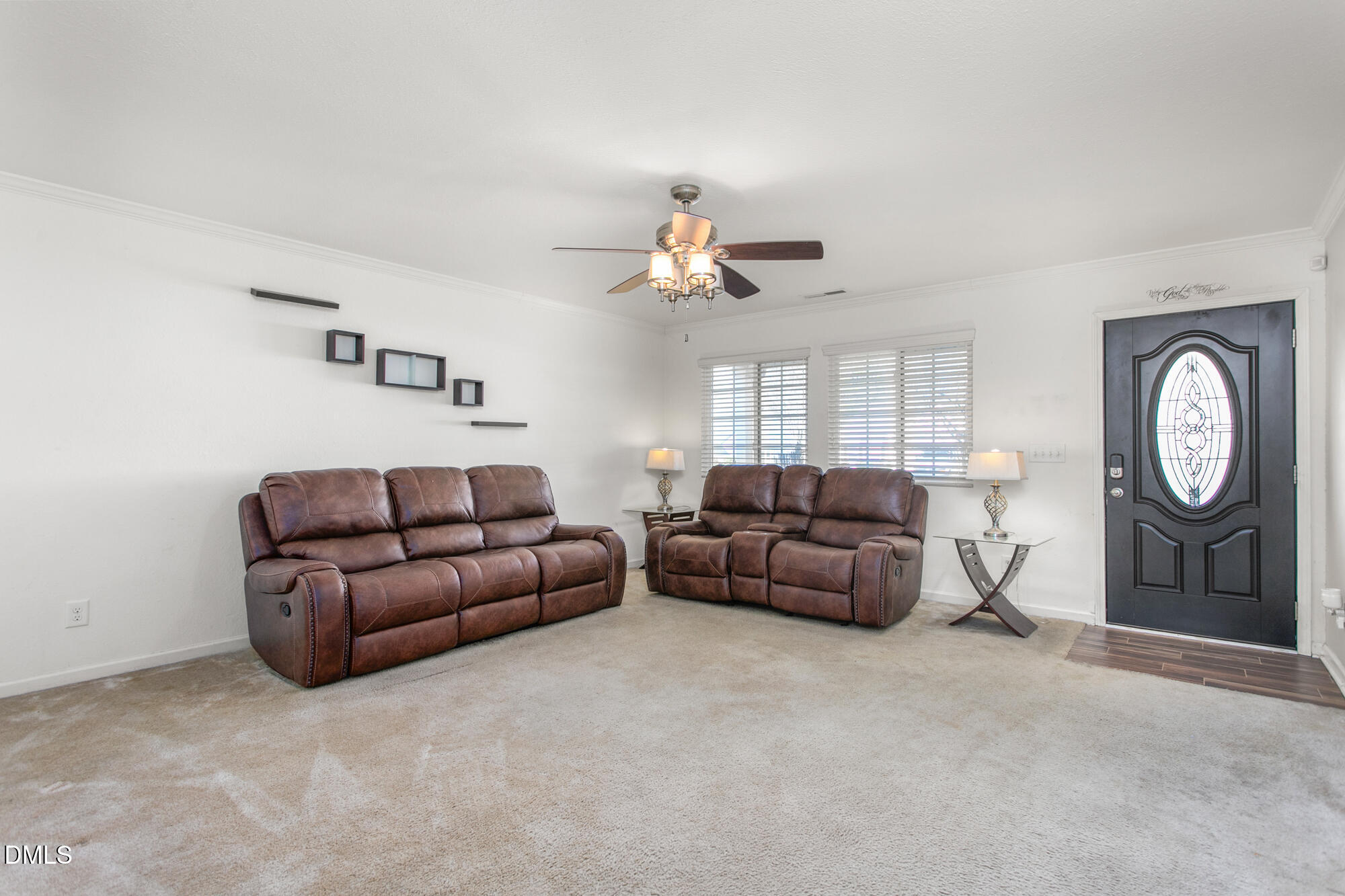 400 Walnut Crossing Drive Property Photo 4
