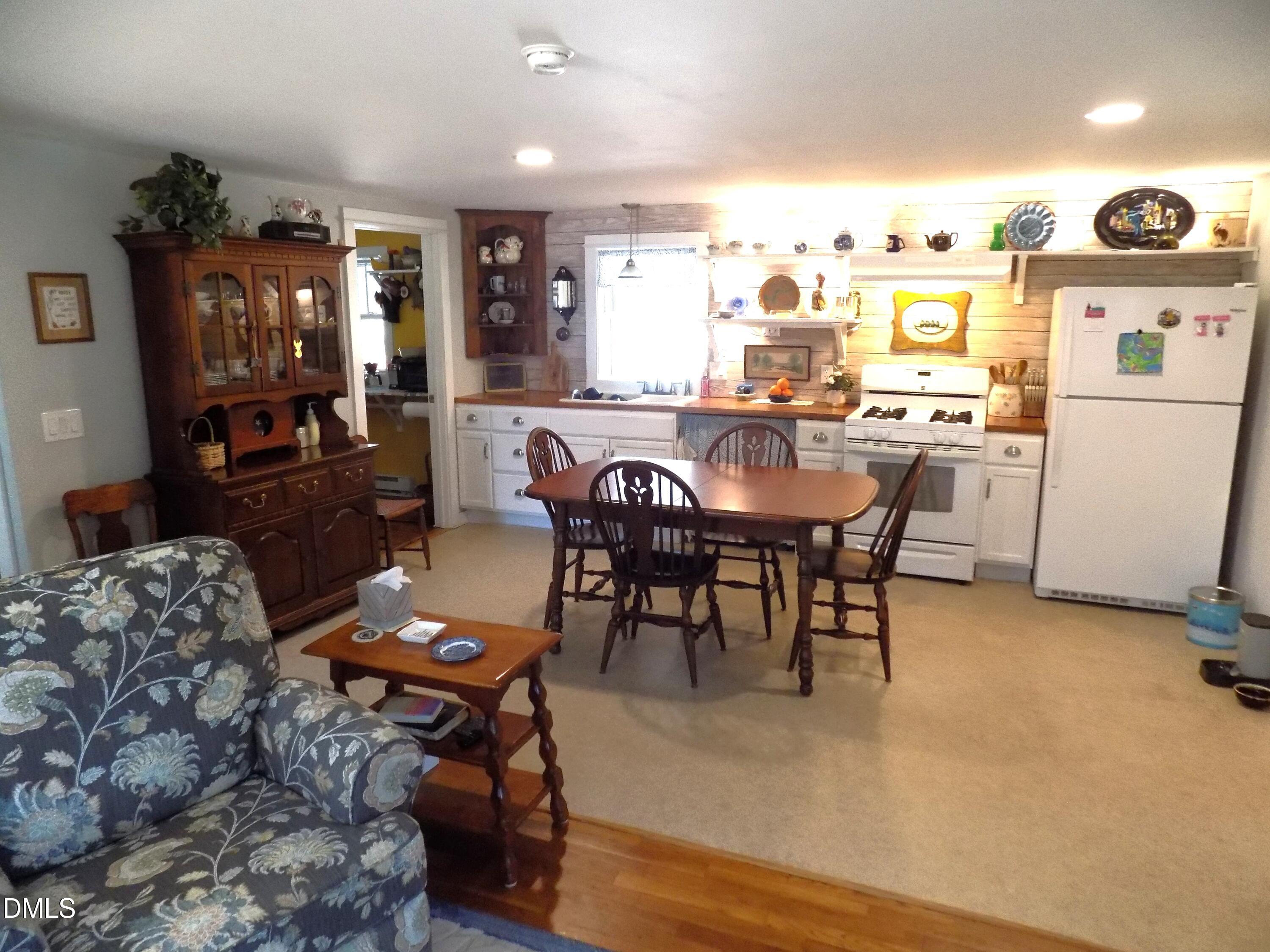 15 Full Circle Property Photo 11