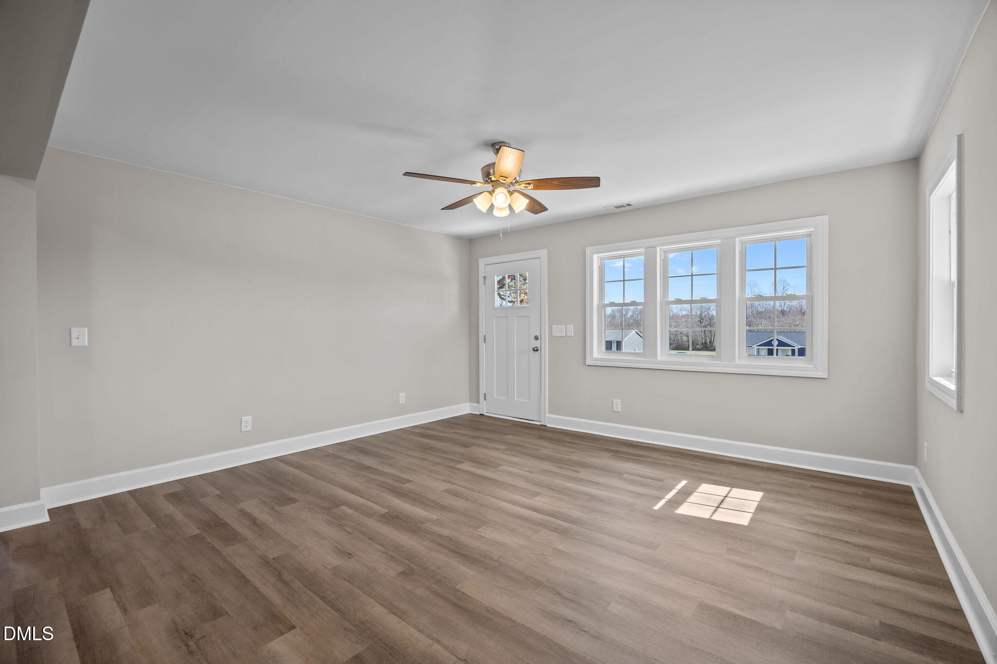 720 S Wakefield Street Property Photo 3