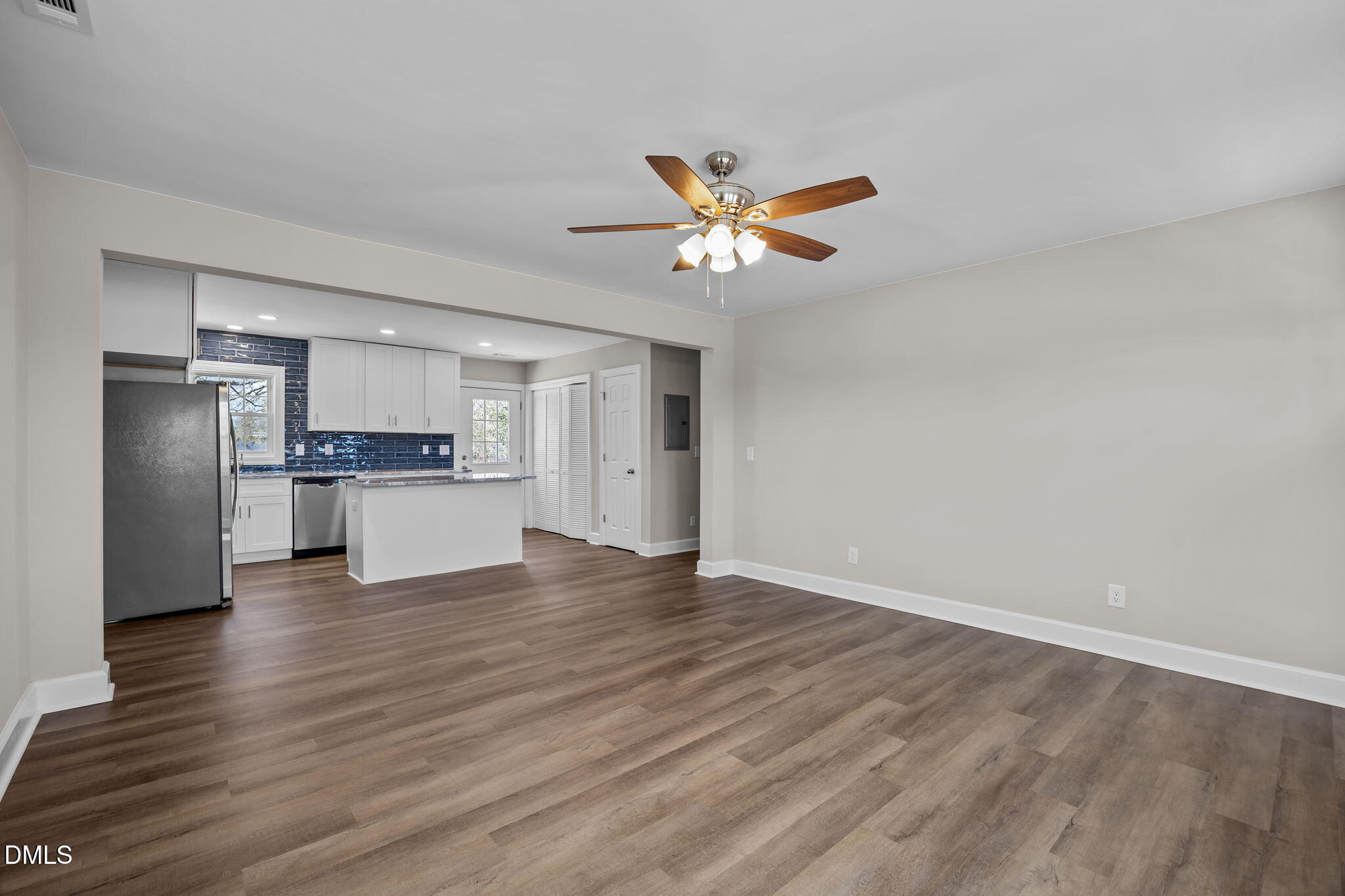 720 S Wakefield Street Property Photo 4