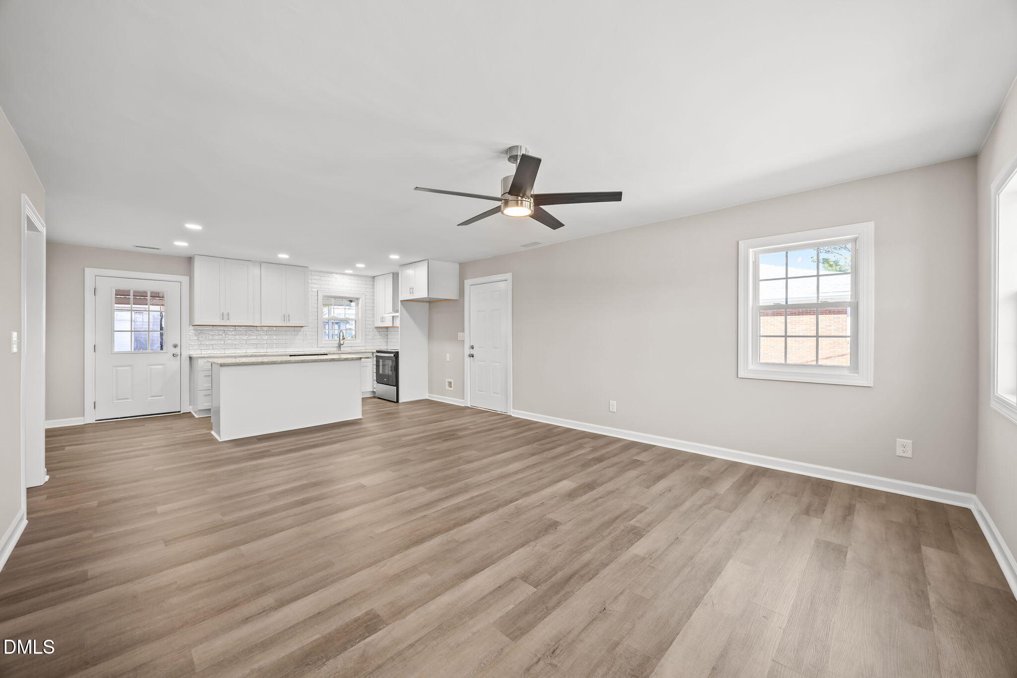 728 S Wakefield Street Property Photo 2