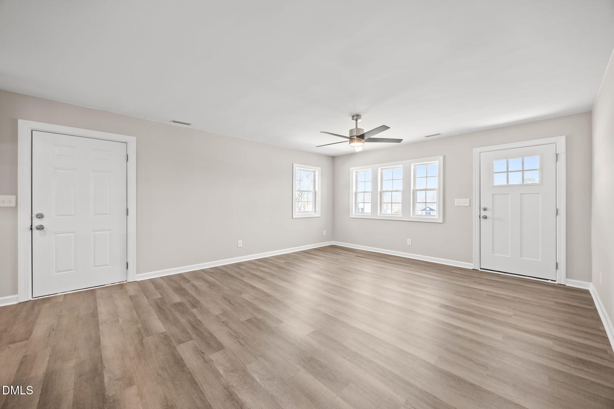728 S Wakefield Street Property Photo 3