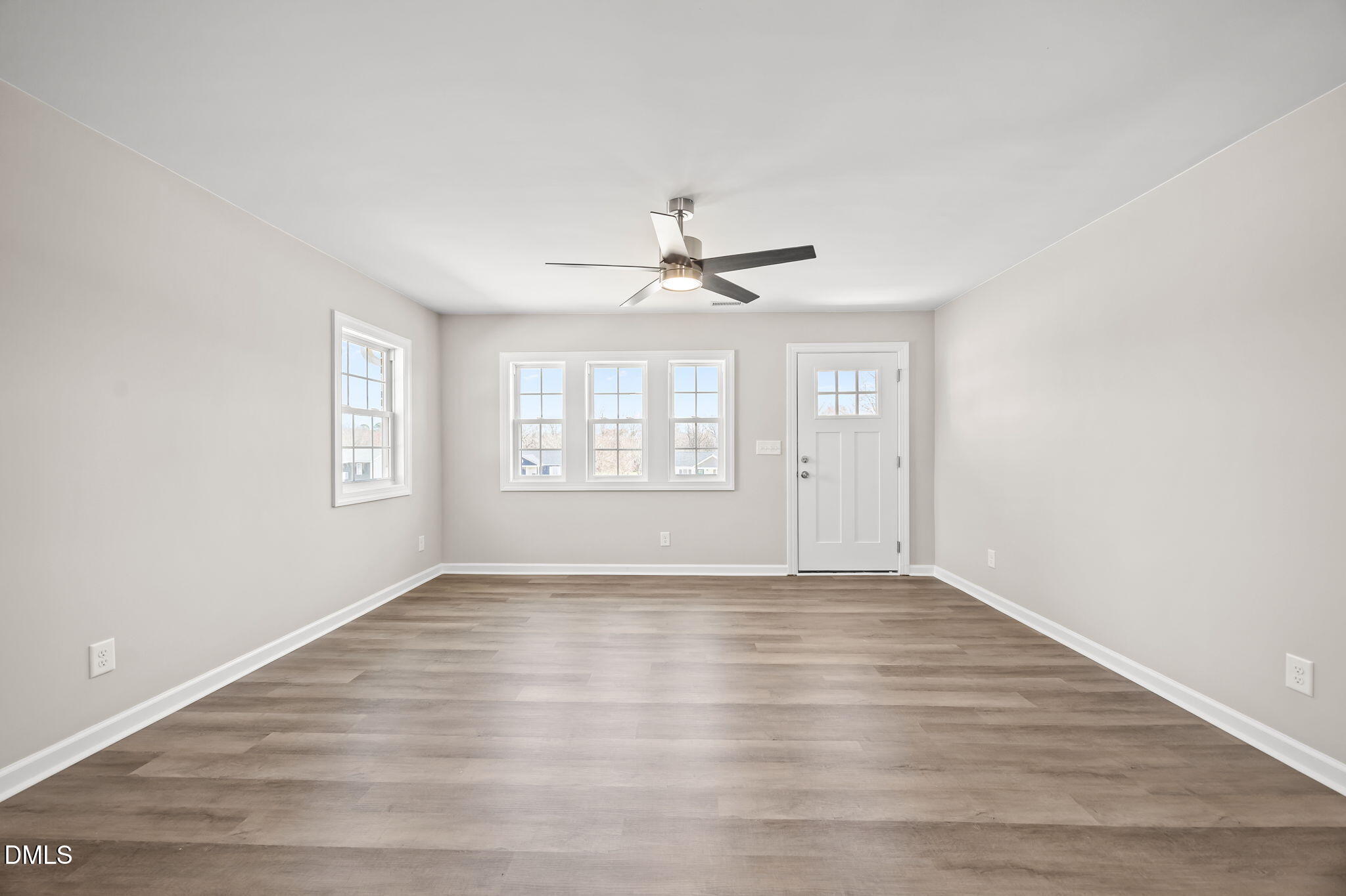728 S Wakefield Street Property Photo 4