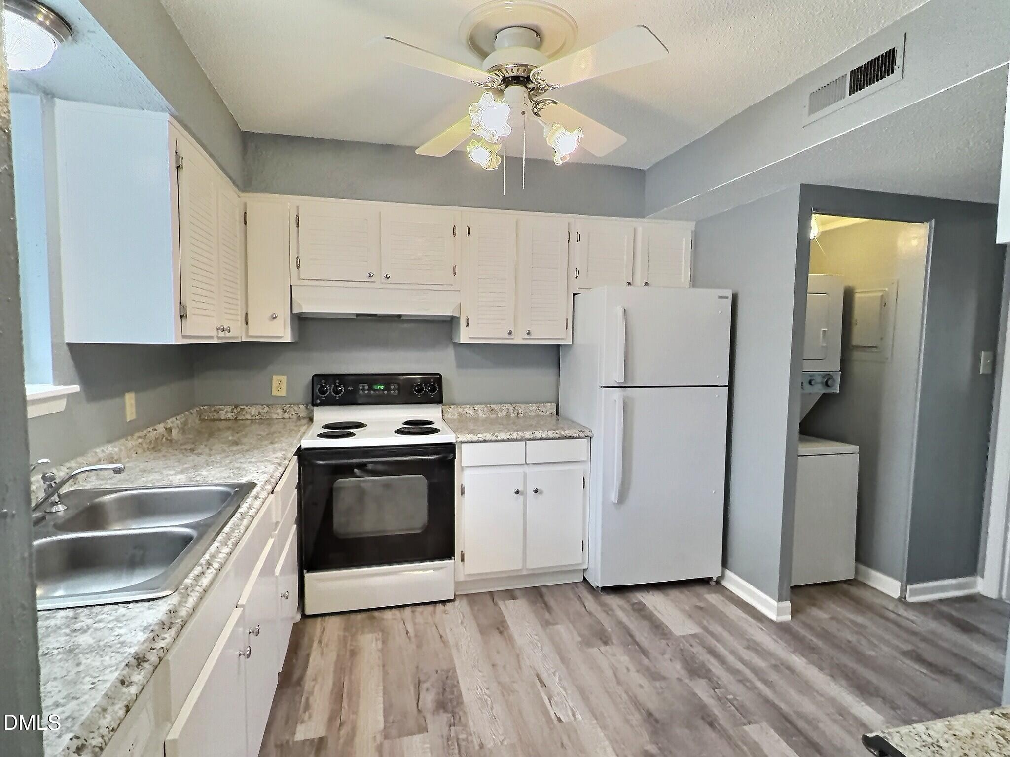 2375 Champion Court Property Photo 11