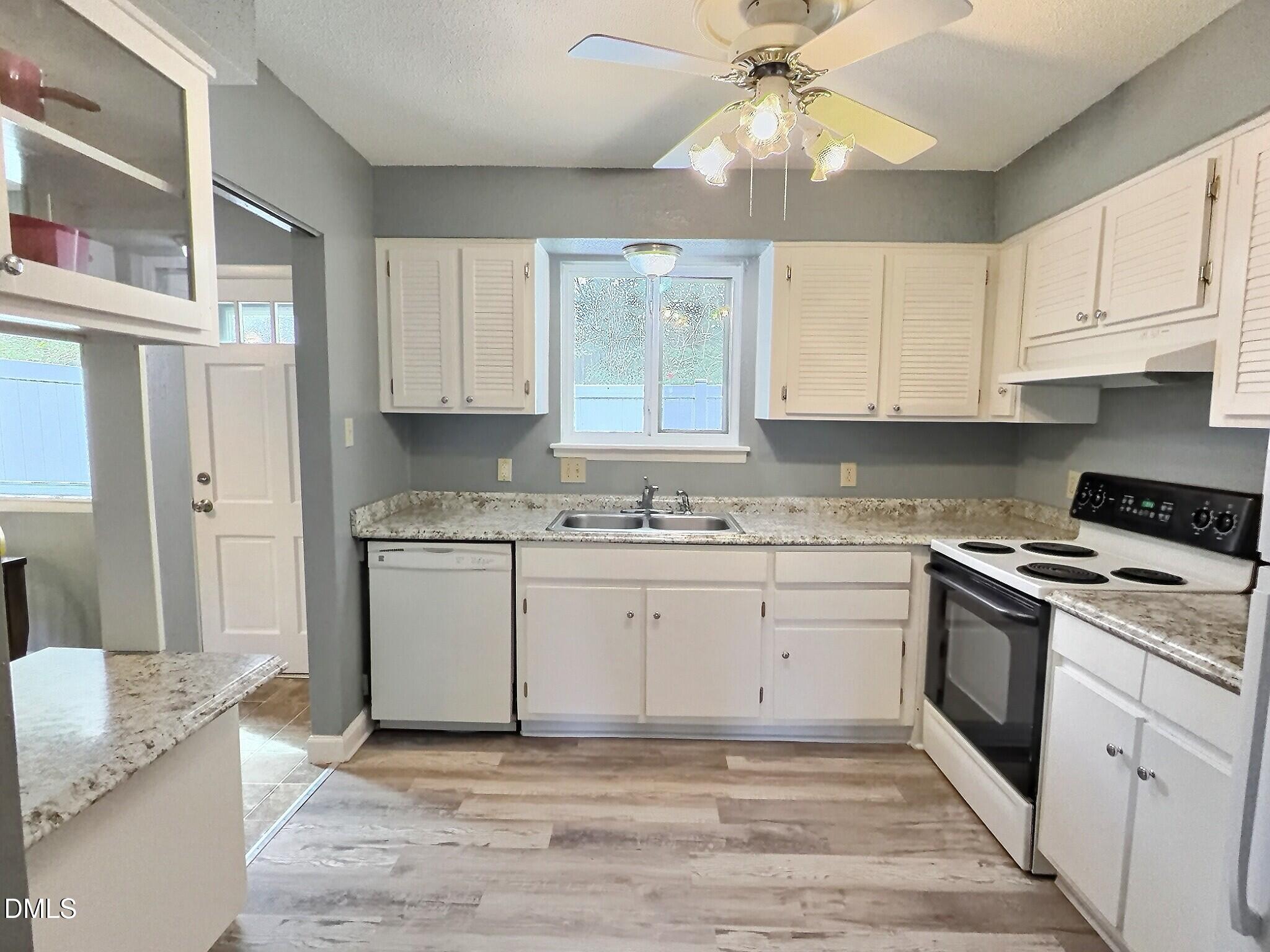 2375 Champion Court Property Photo 12
