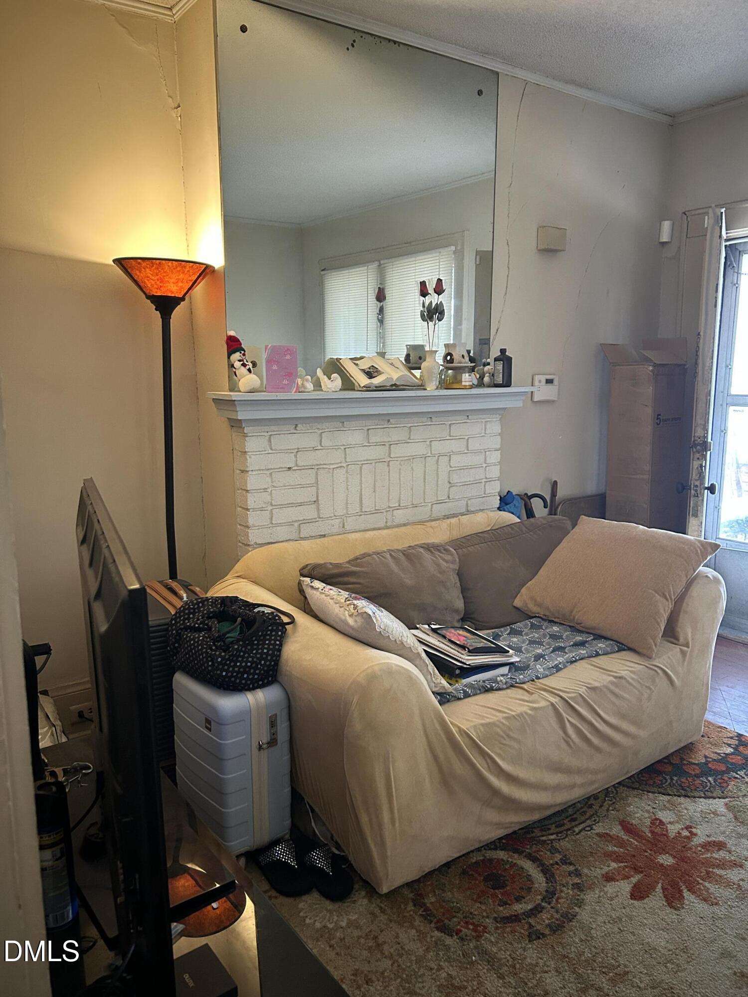 910 Chester Street Property Photo 2