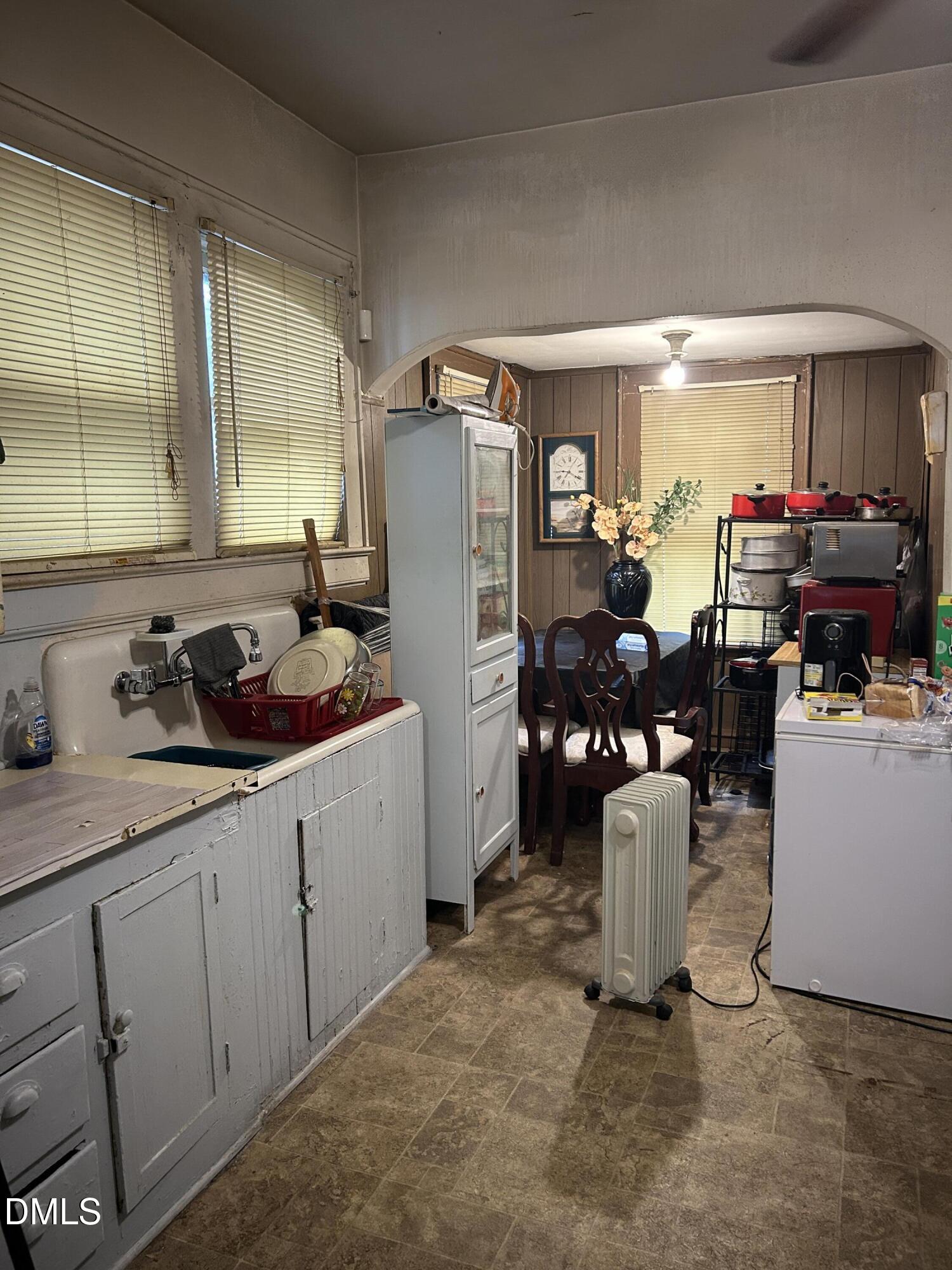 910 Chester Street Property Photo 3
