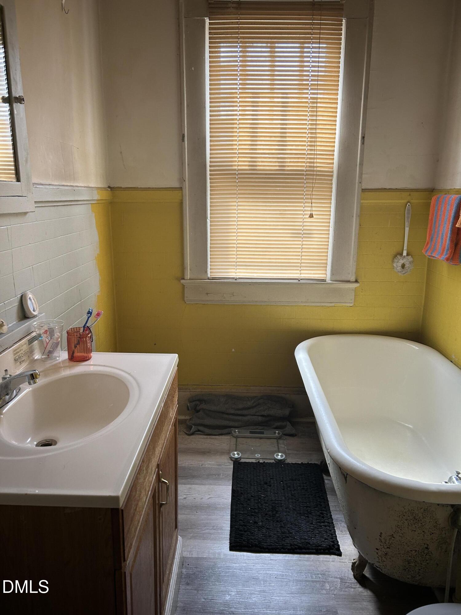 910 Chester Street Property Photo 5