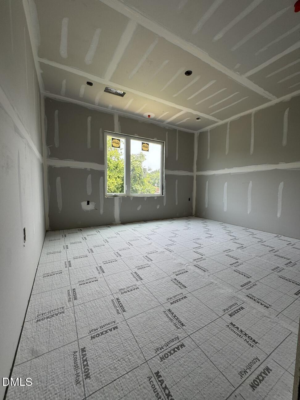 709 E Lenoir Street 304 Property Photo 6