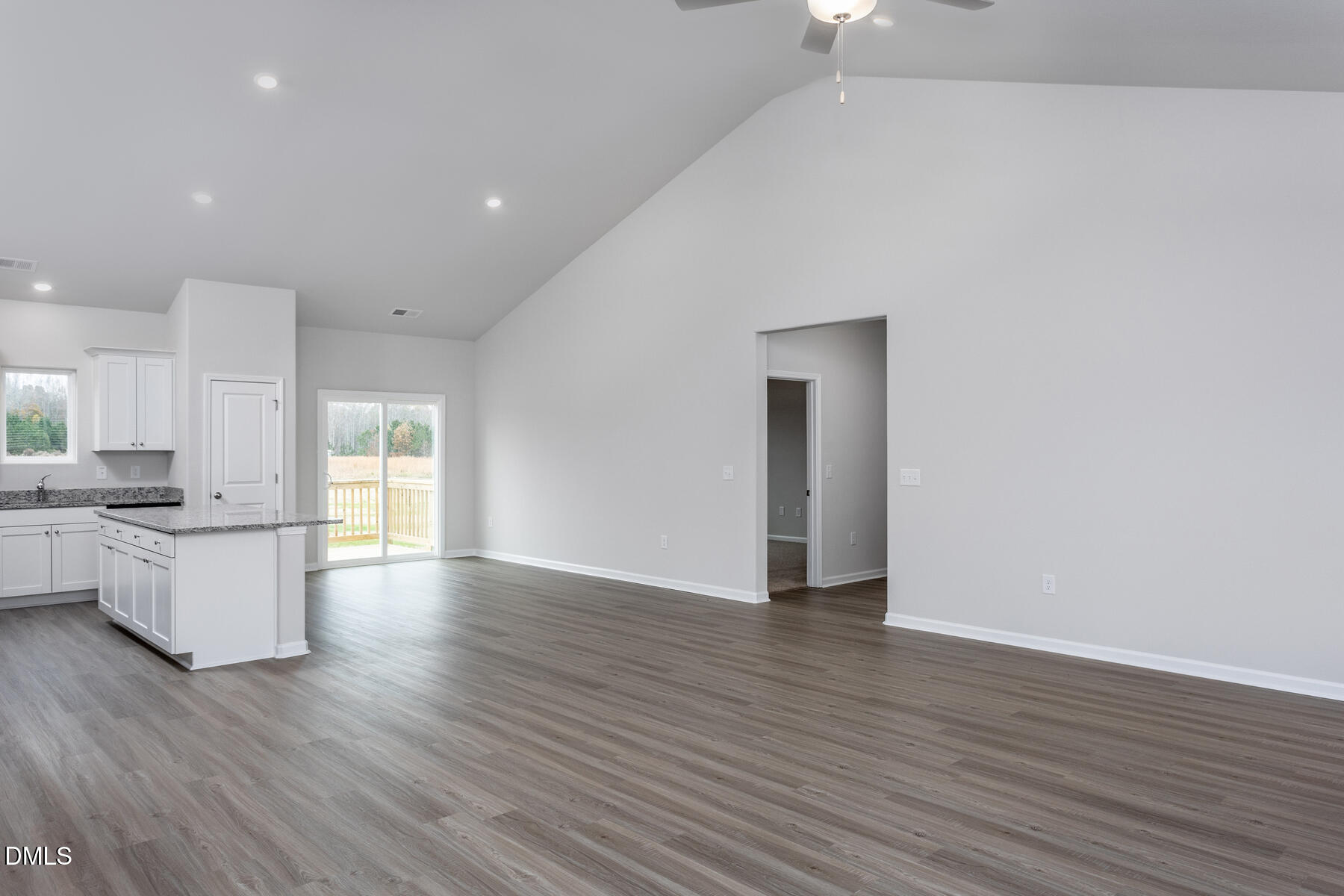 11470 International Drive Property Photo 4