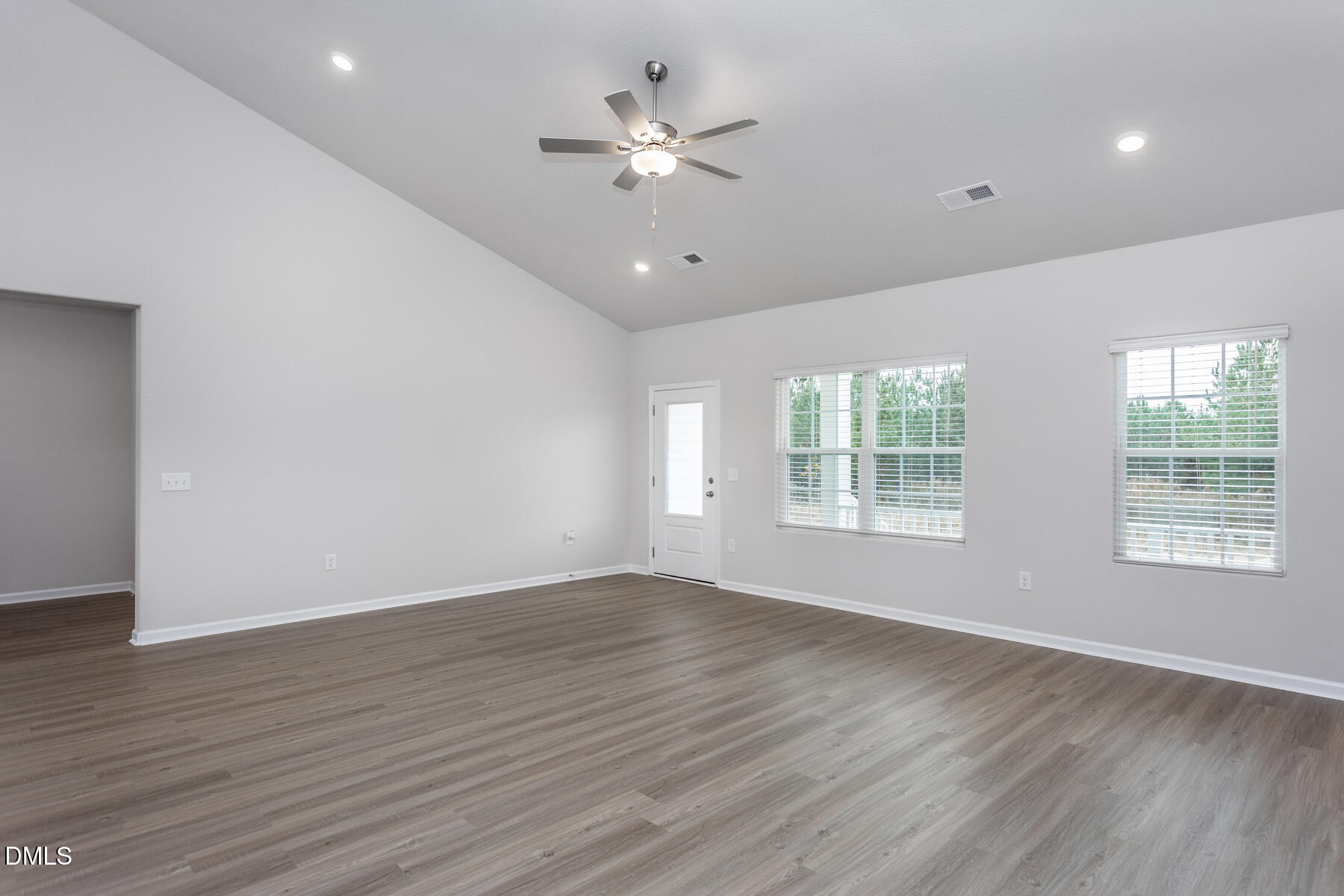 11470 International Drive Property Photo 10