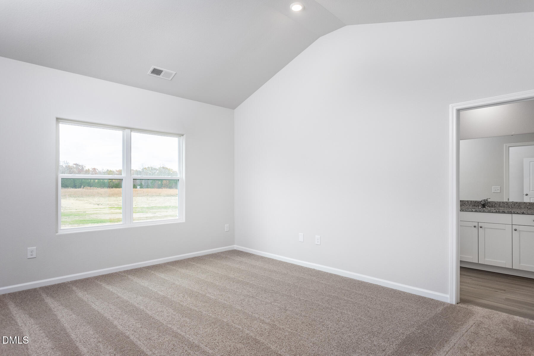 11470 International Drive Property Photo 11