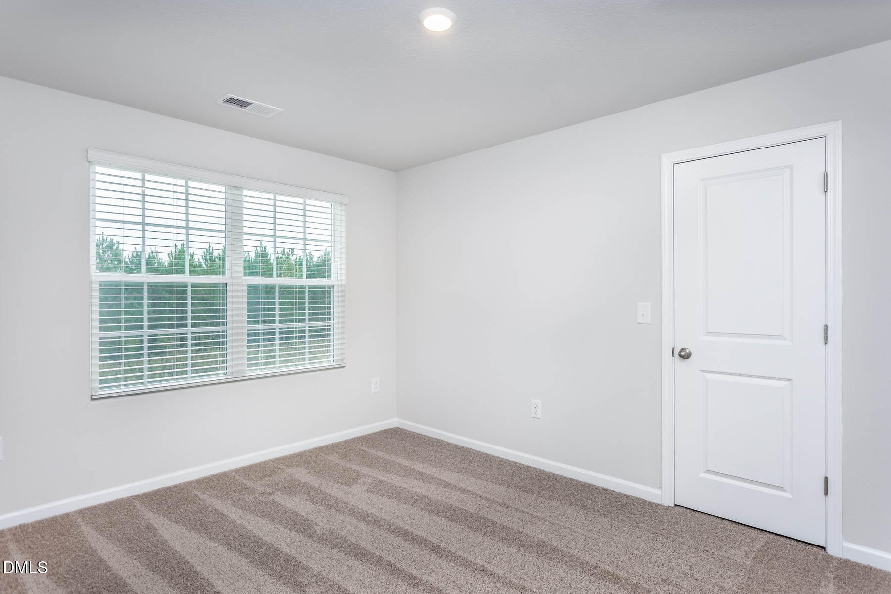 11640 International Drive Property Photo 5
