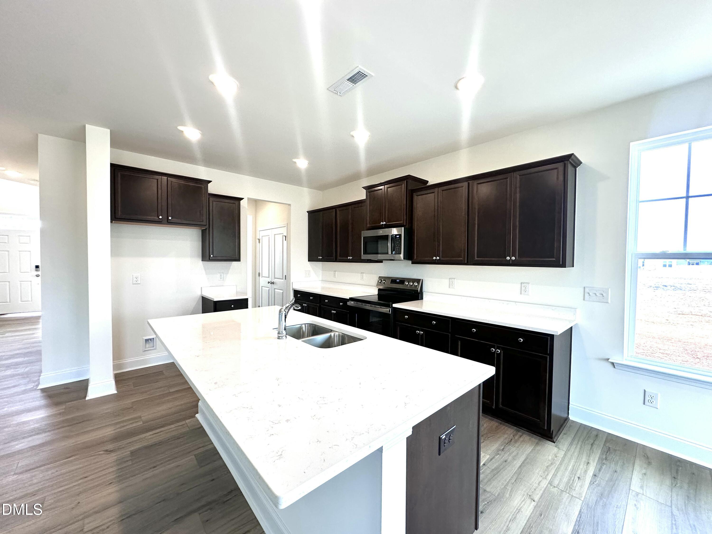 296 Peach Grove Way Property Photo 8