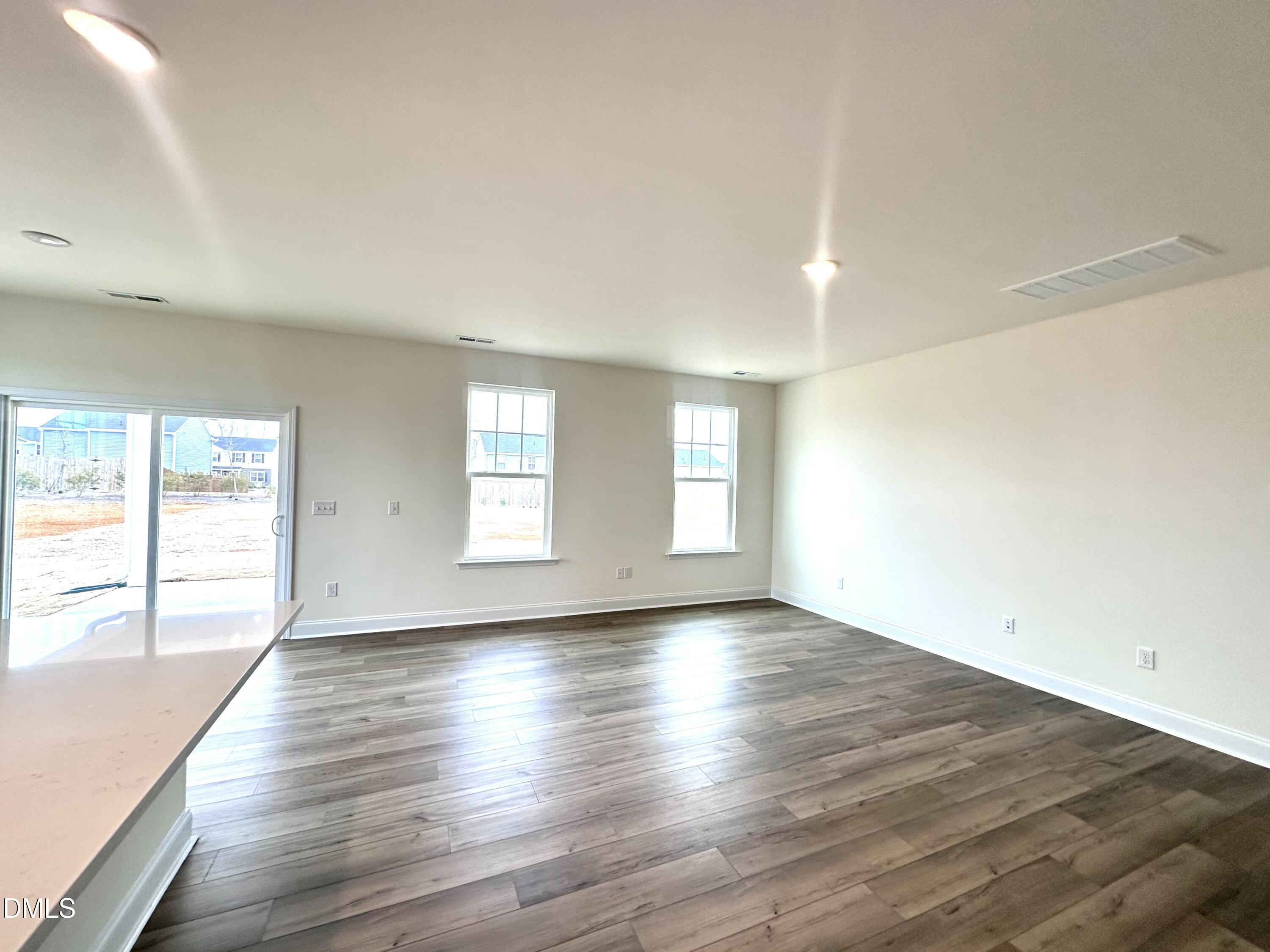 296 Peach Grove Way Property Photo 10