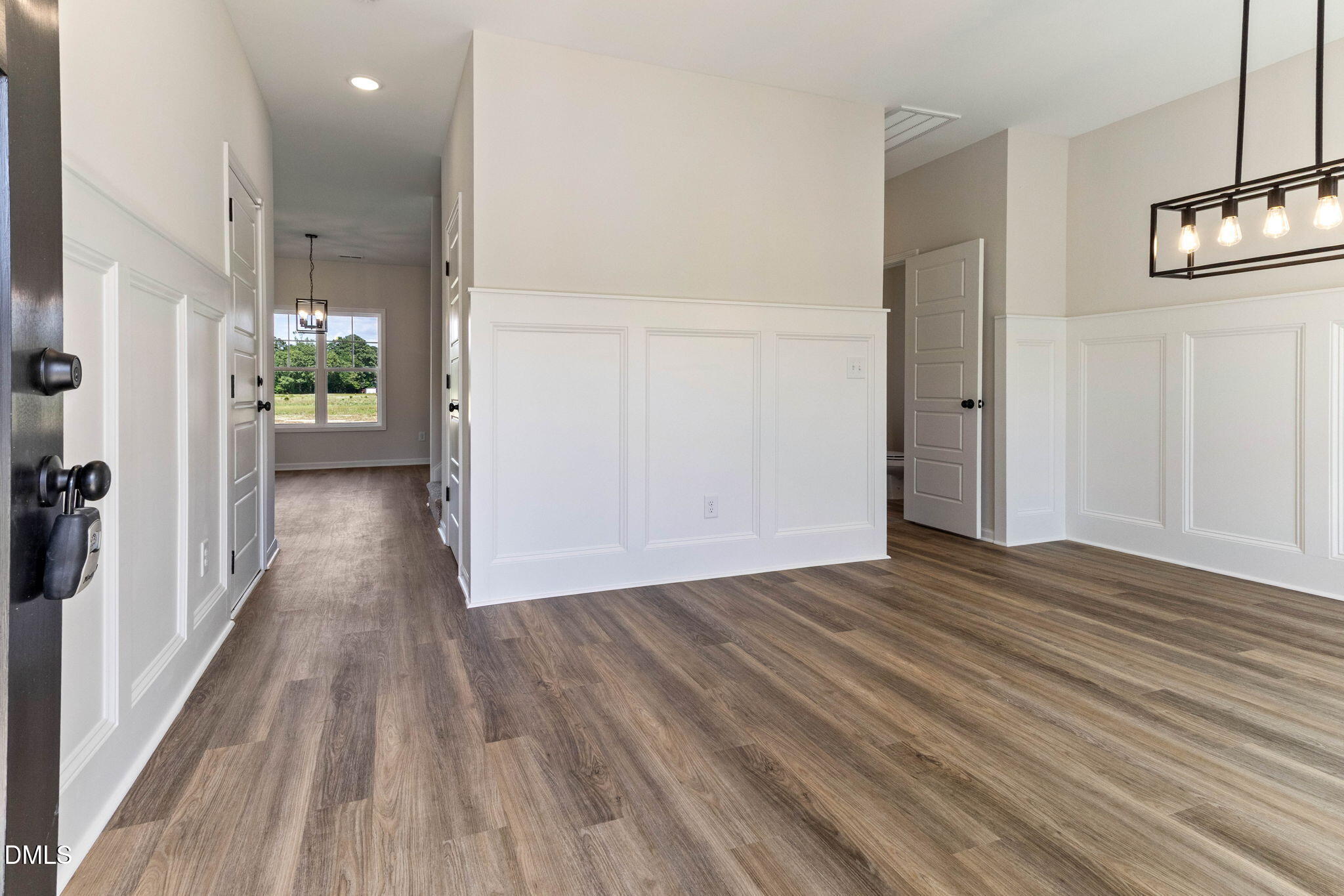 1548 Eastbay Drive Property Photo 6