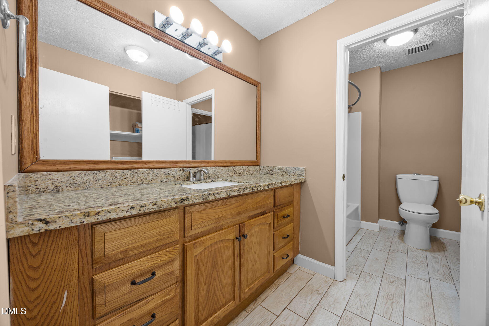 7 Durbin Place Property Photo 10