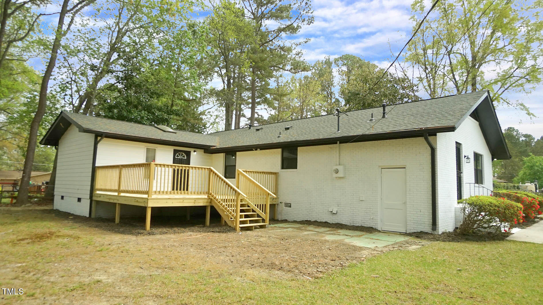 909 Windcrest Road Property Photo 10