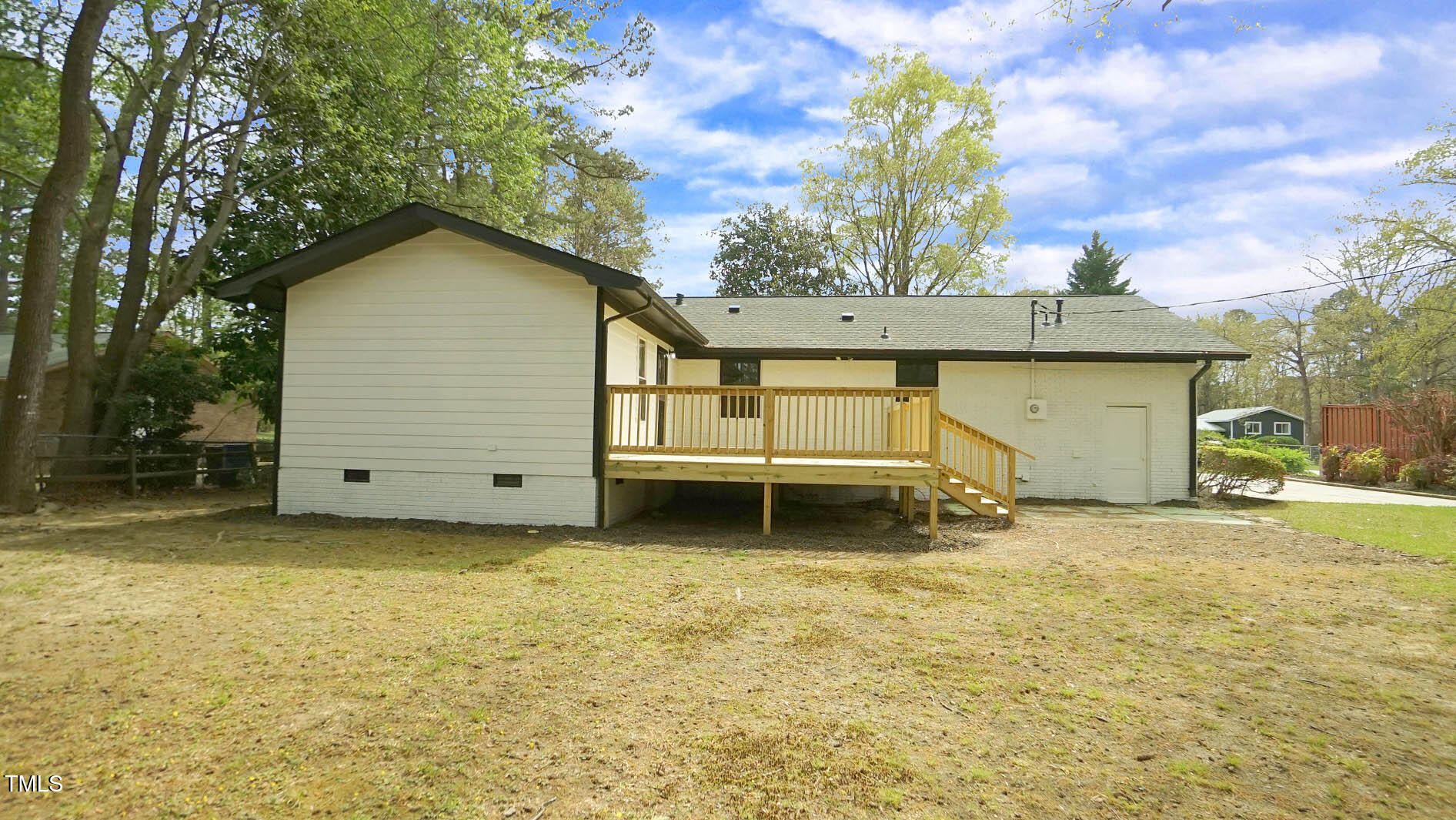909 Windcrest Road Property Photo 11