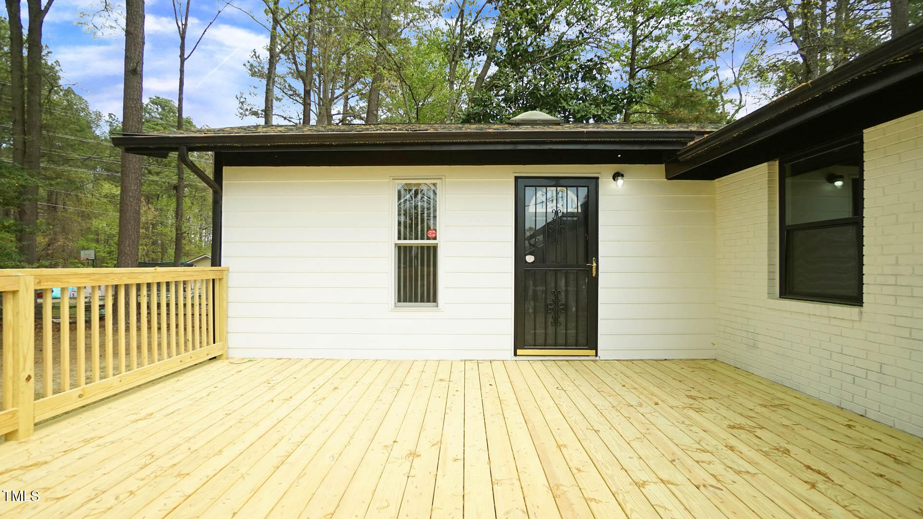 909 Windcrest Road Property Photo 12
