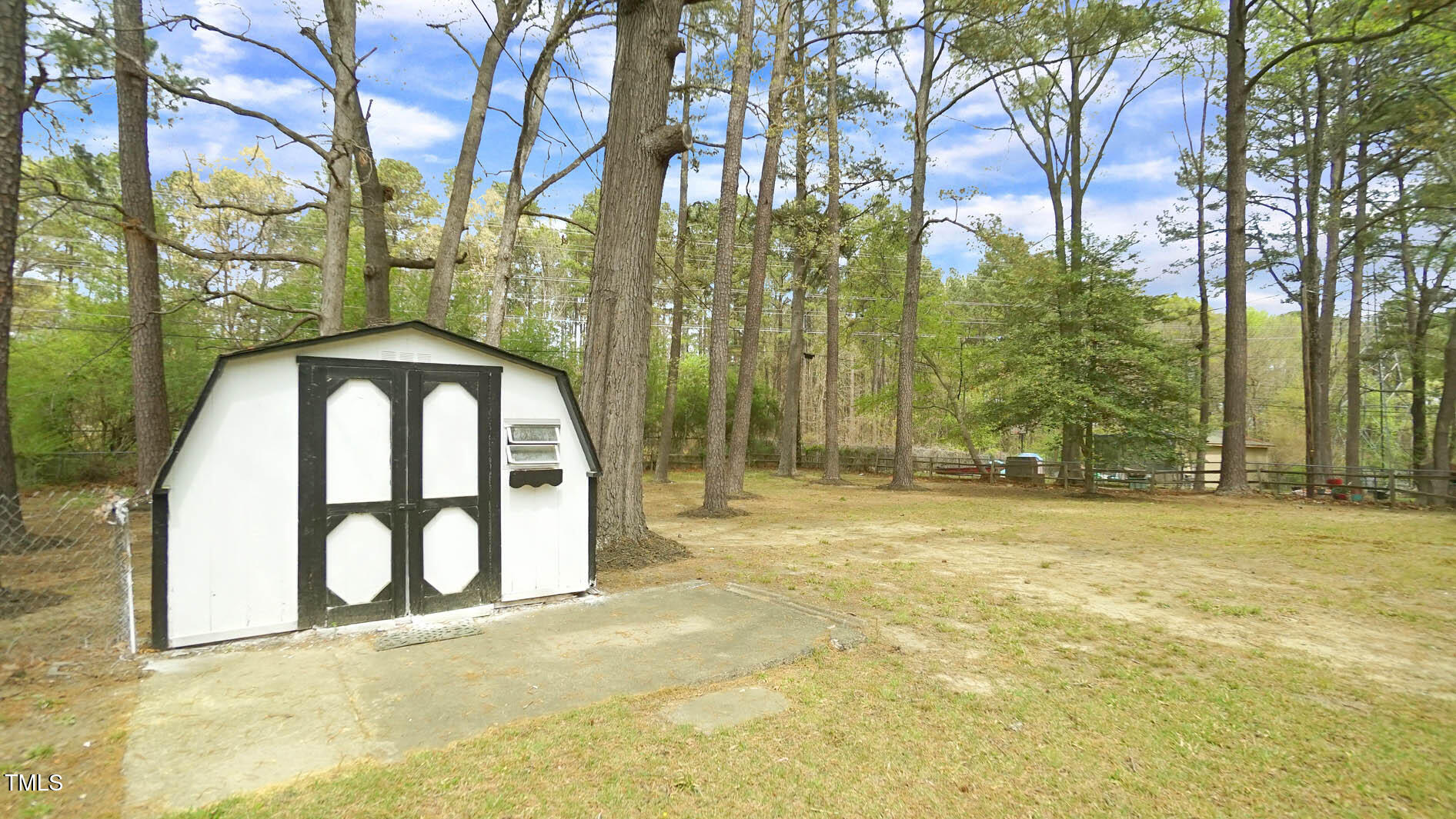 909 Windcrest Road Property Photo 15