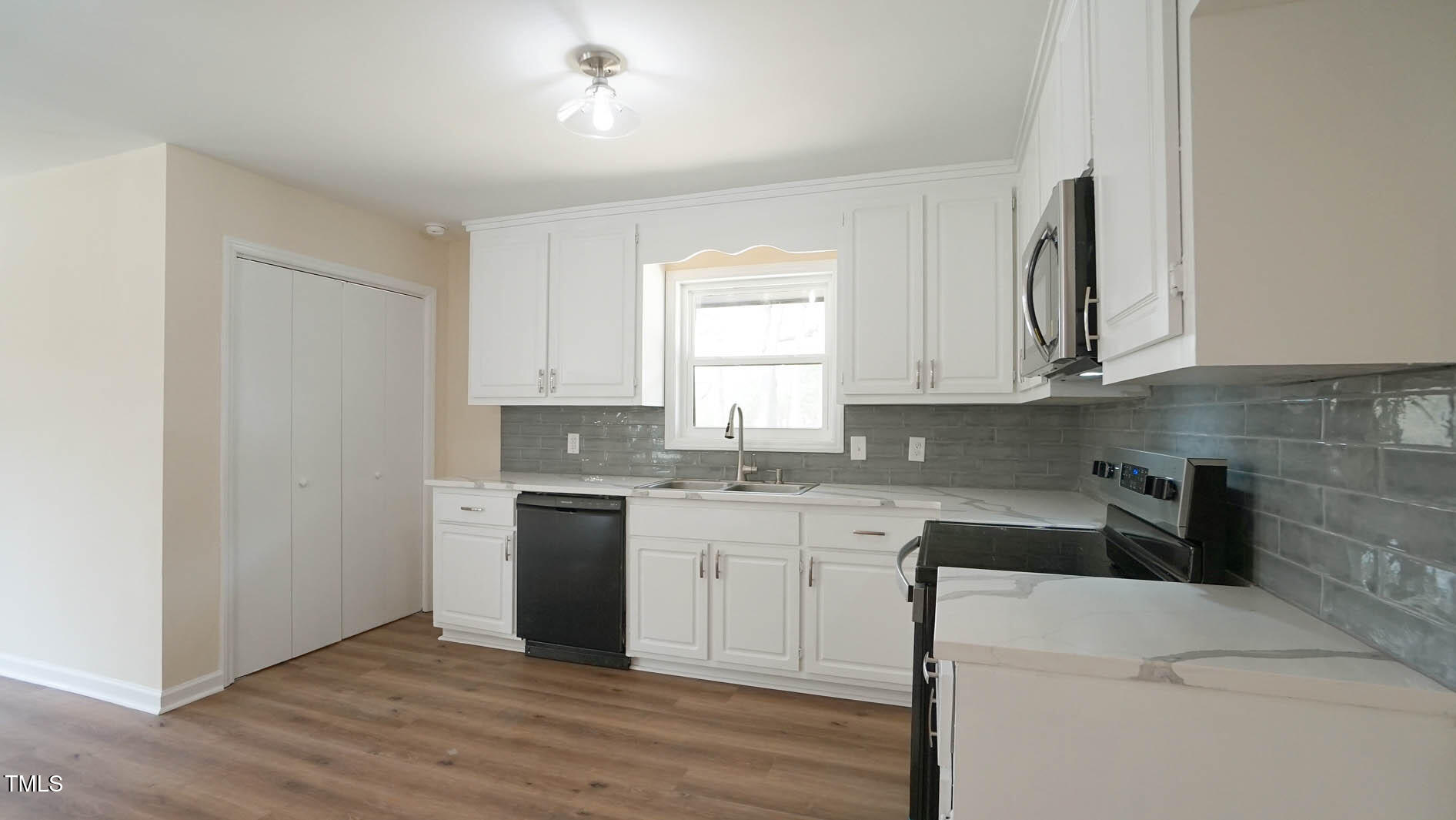 909 Windcrest Road Property Photo 32