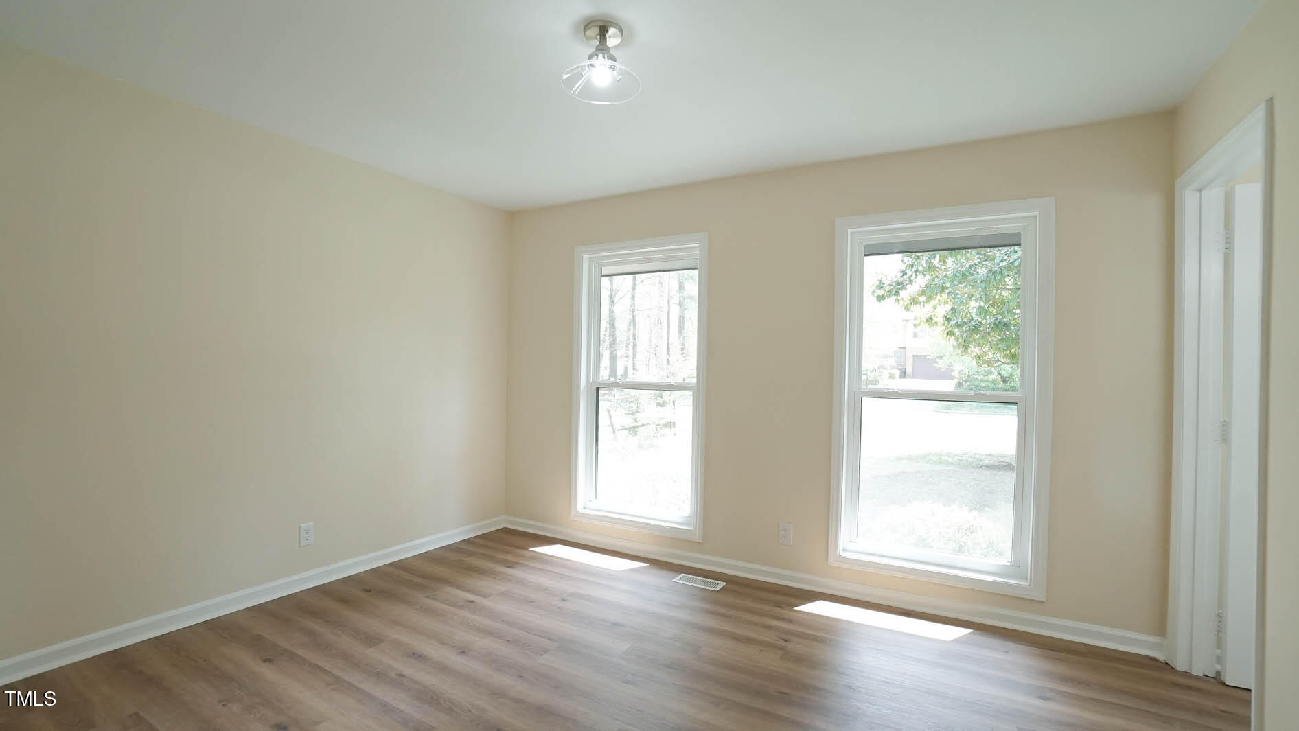 909 Windcrest Road Property Photo 42
