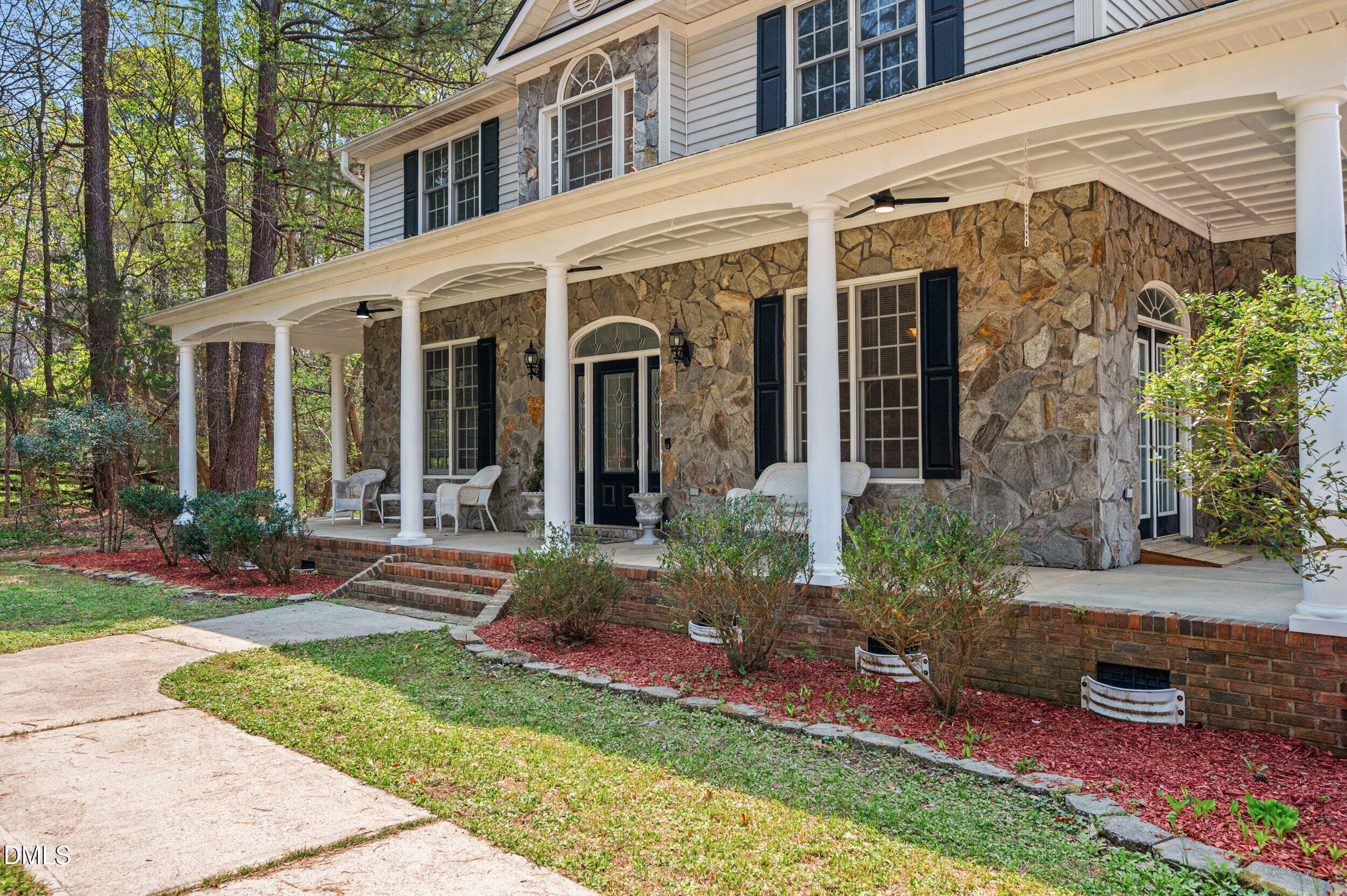 1957 Hilltop Road Property Photo 3