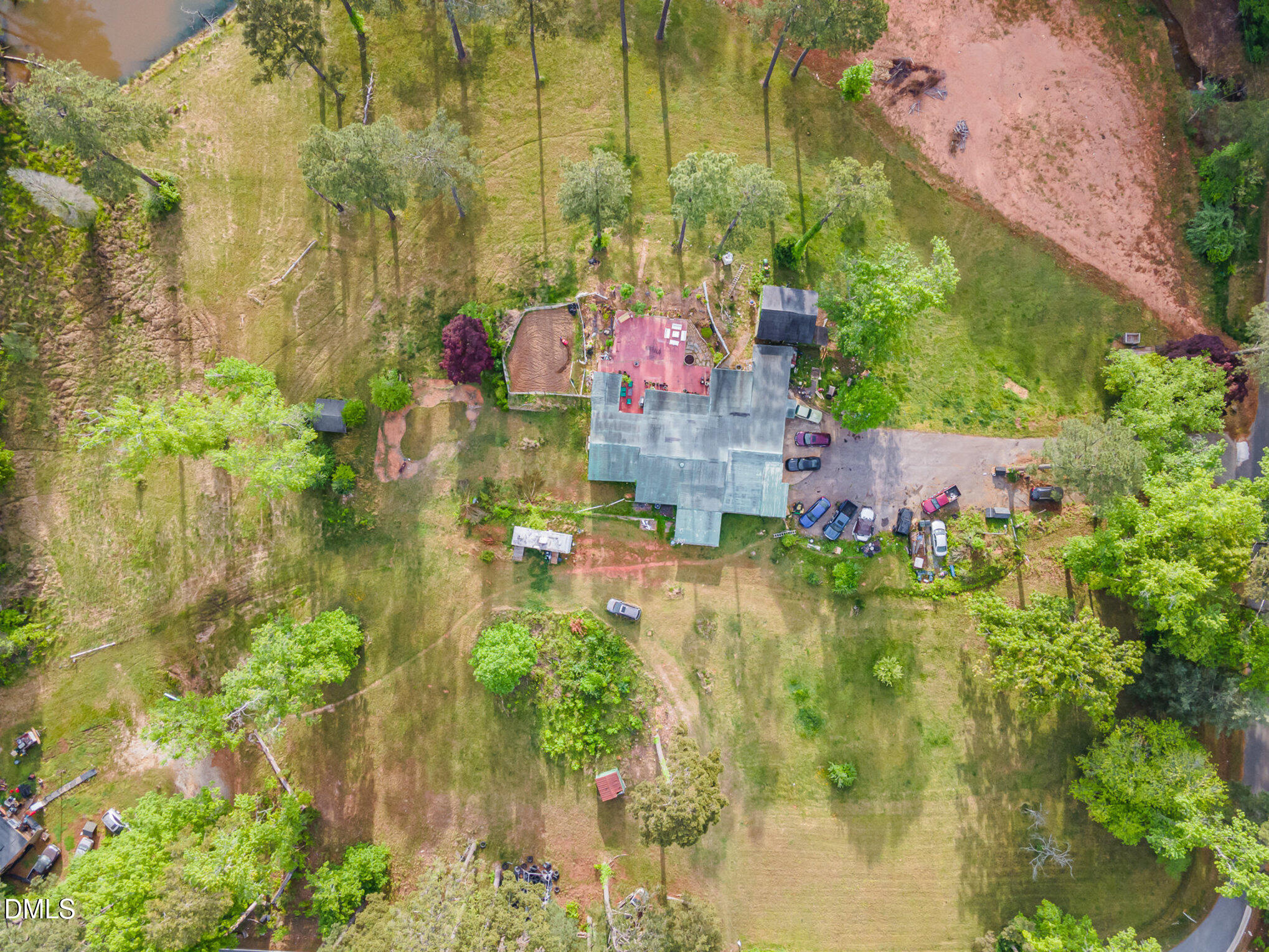 8001 Caddy Road Property Photo 4